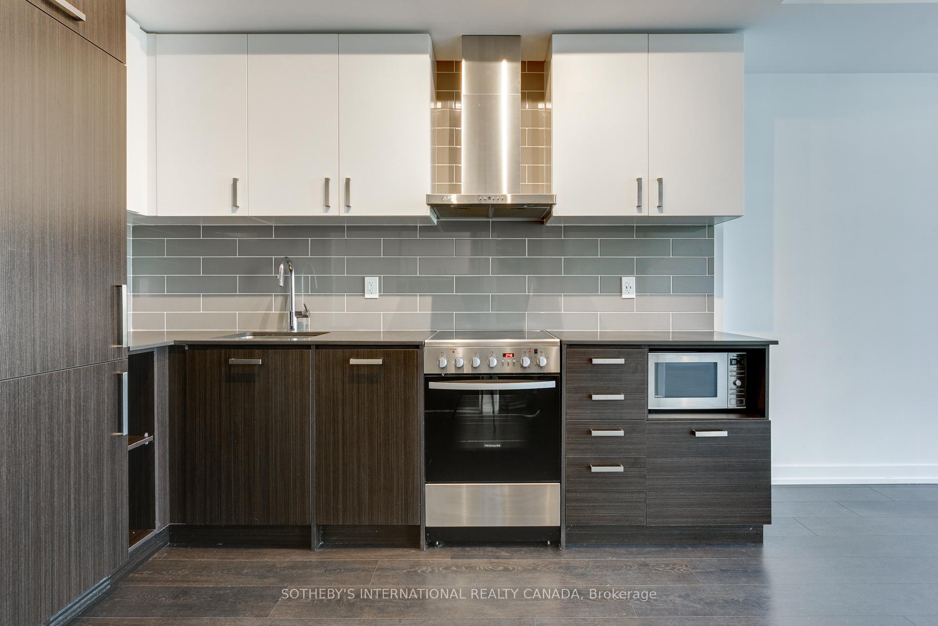 Photo 4 of Unit 904, 125 Redpath Avenue, Toronto, Mount Pleasant West — HOMEH