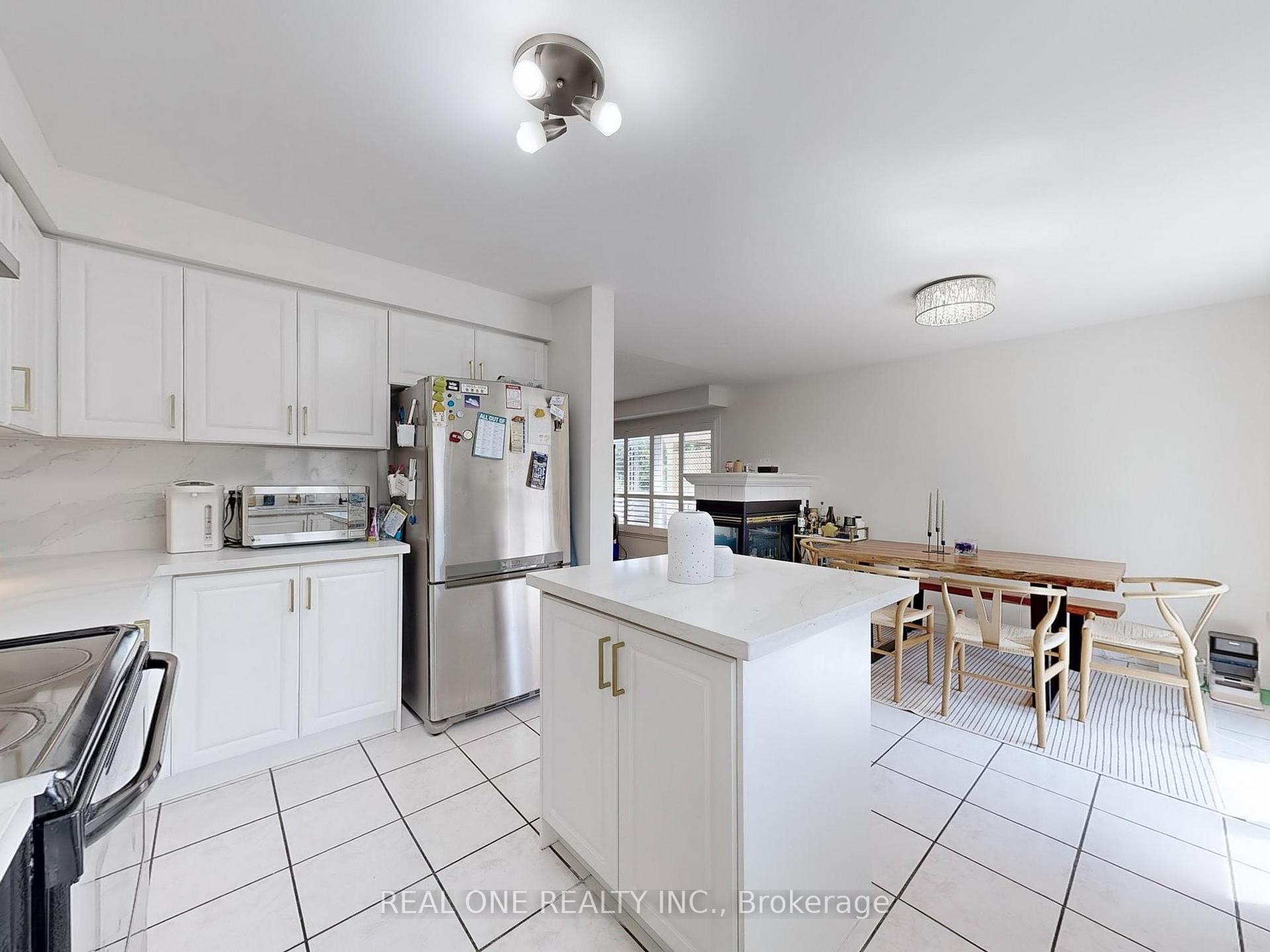Photo 6 of 89 Briar Path Lane, Markham, Berczy — HOMEH