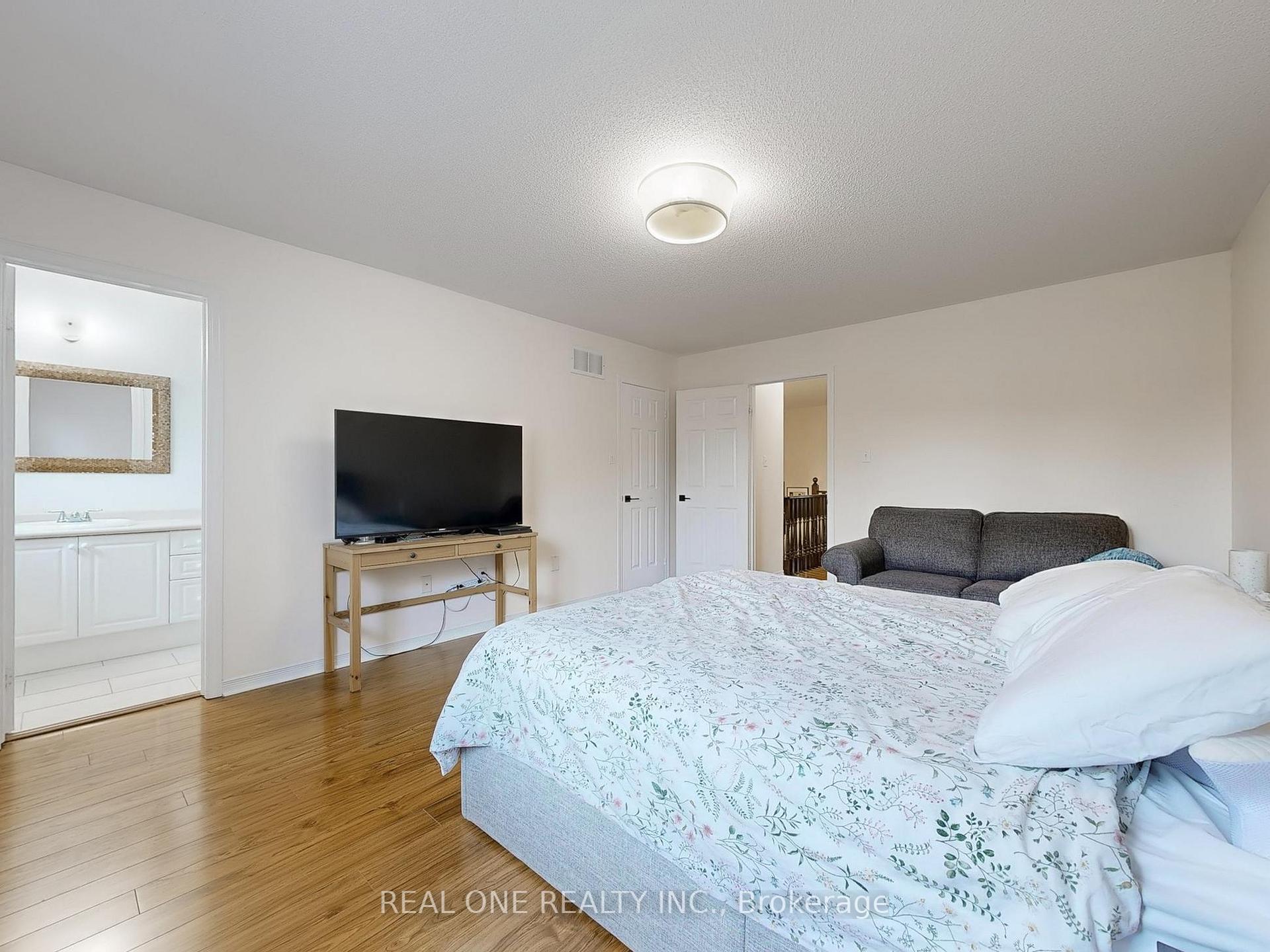 Photo 18 of 89 Briar Path Lane, Markham, Berczy — HOMEH