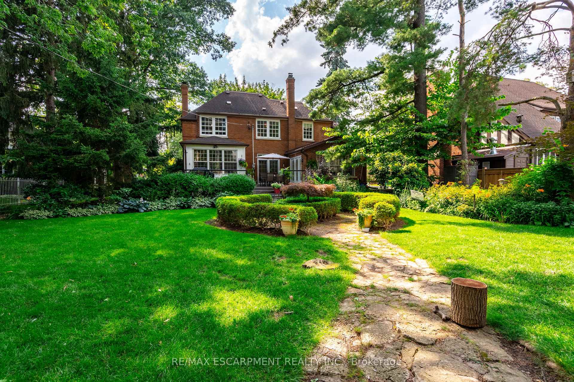 Photo 37 of 9 Lansdowne Road S, Cambridge — HOMEH