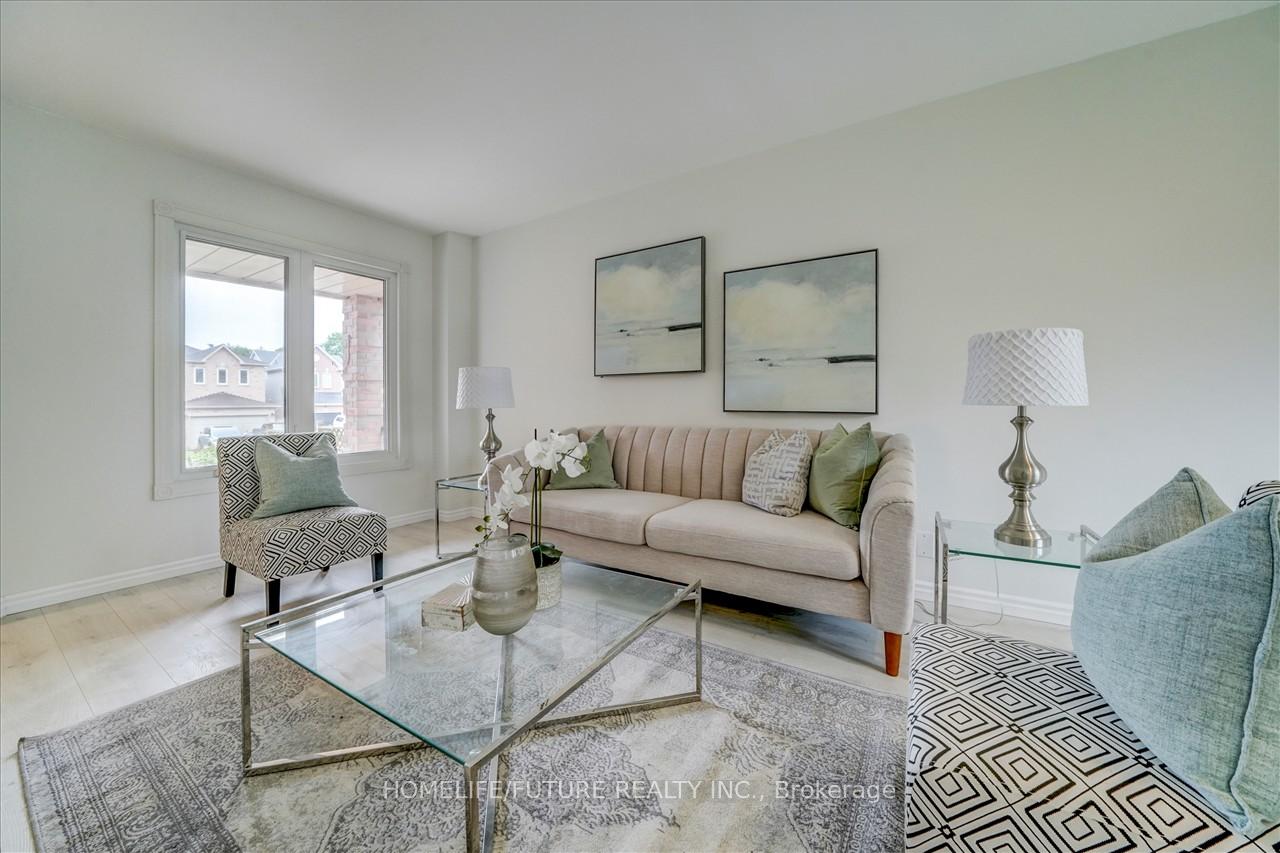 Photo 7 of 14 Knotty Pine Drive, Whitby, Williamsburg — HOMEH