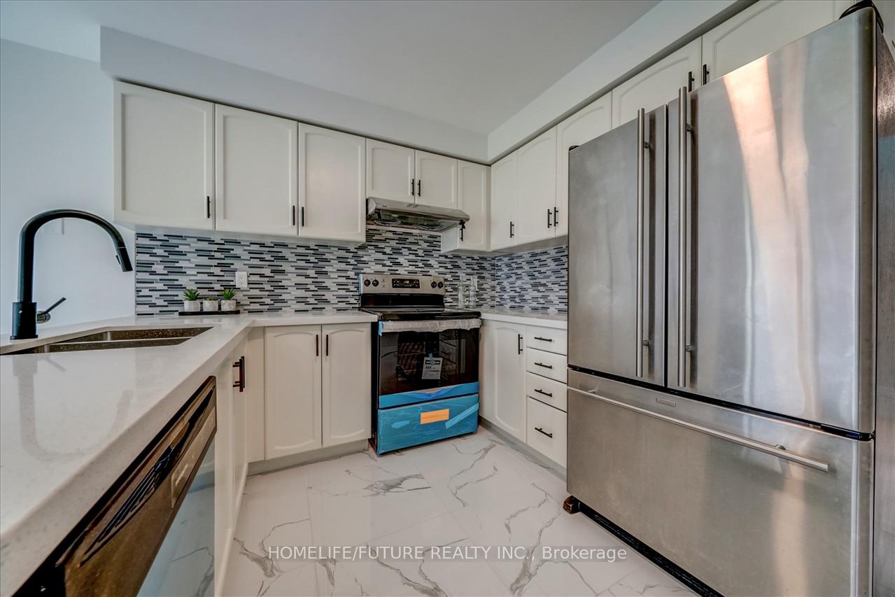 Photo 4 of 14 Knotty Pine Drive, Whitby, Williamsburg — HOMEH