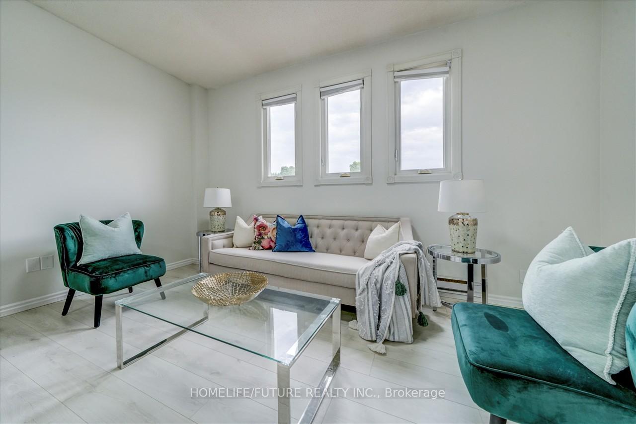 Photo 8 of 14 Knotty Pine Drive, Whitby, Williamsburg — HOMEH