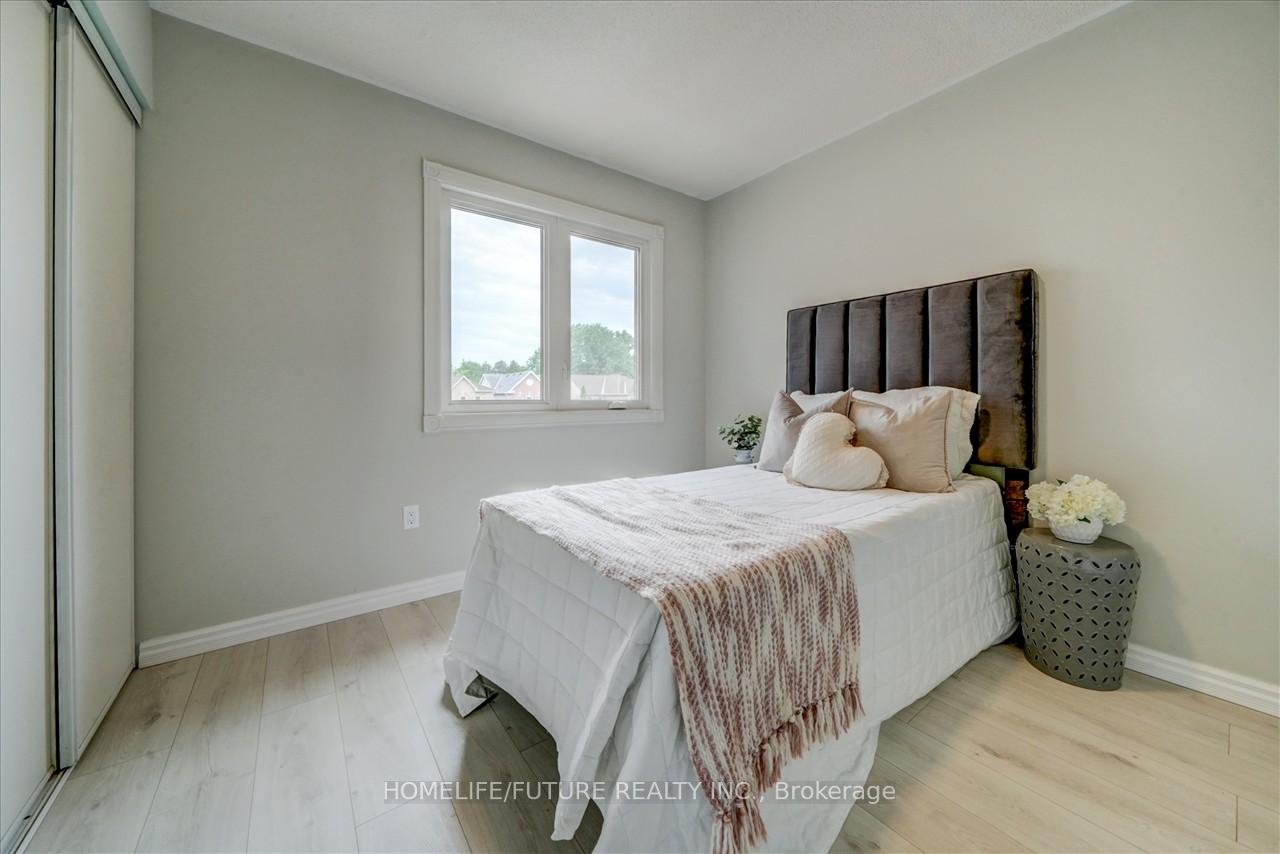 Photo 32 of 14 Knotty Pine Drive, Whitby, Williamsburg — HOMEH
