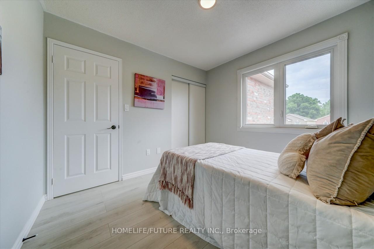 Photo 11 of 14 Knotty Pine Drive, Whitby, Williamsburg — HOMEH