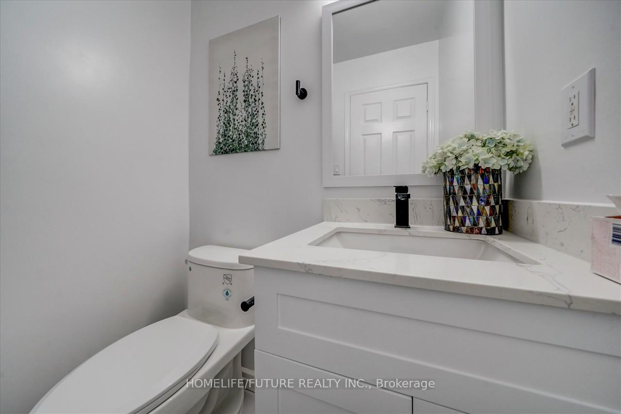 Photo 21 of 14 Knotty Pine Drive, Whitby, Williamsburg — HOMEH