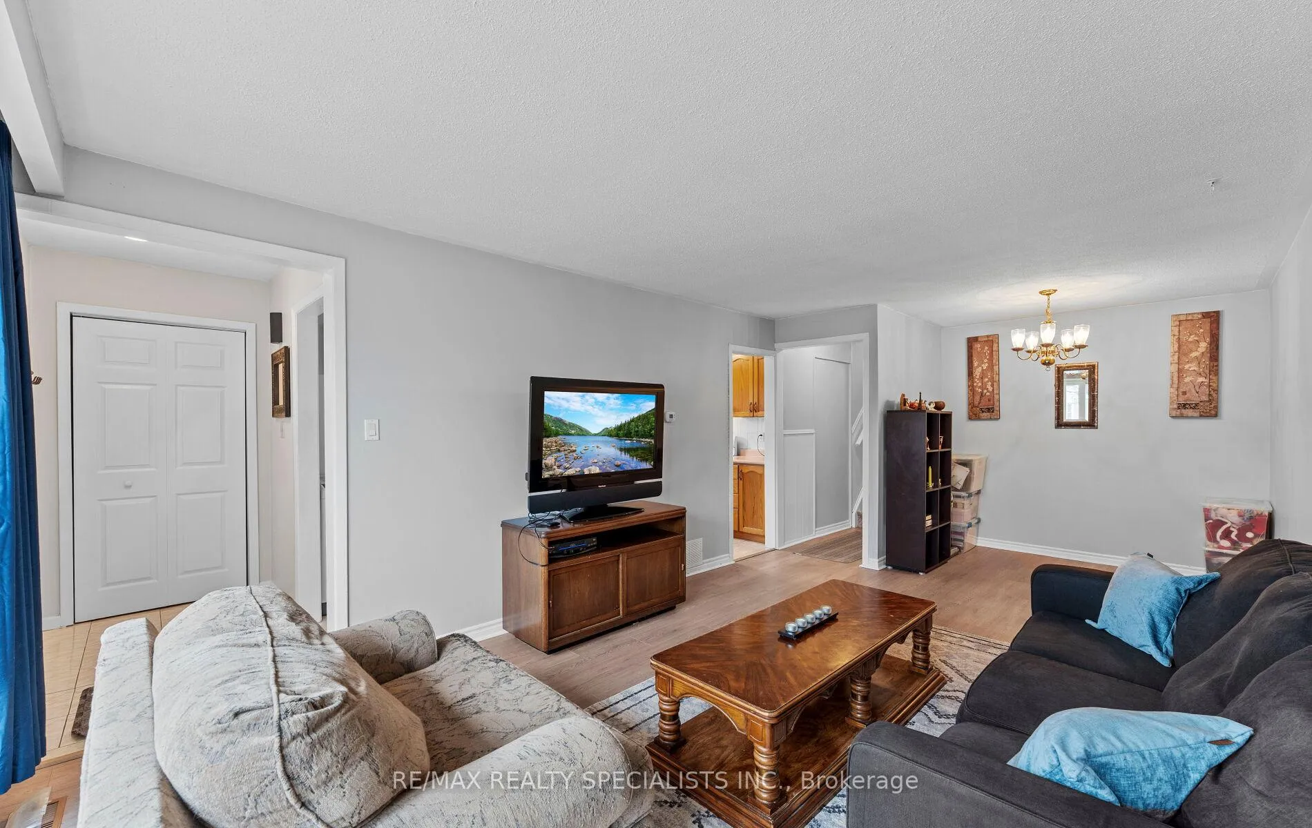 Photo 5 of 25 Edenridge Drive, Brampton, Southgate — HOMEH