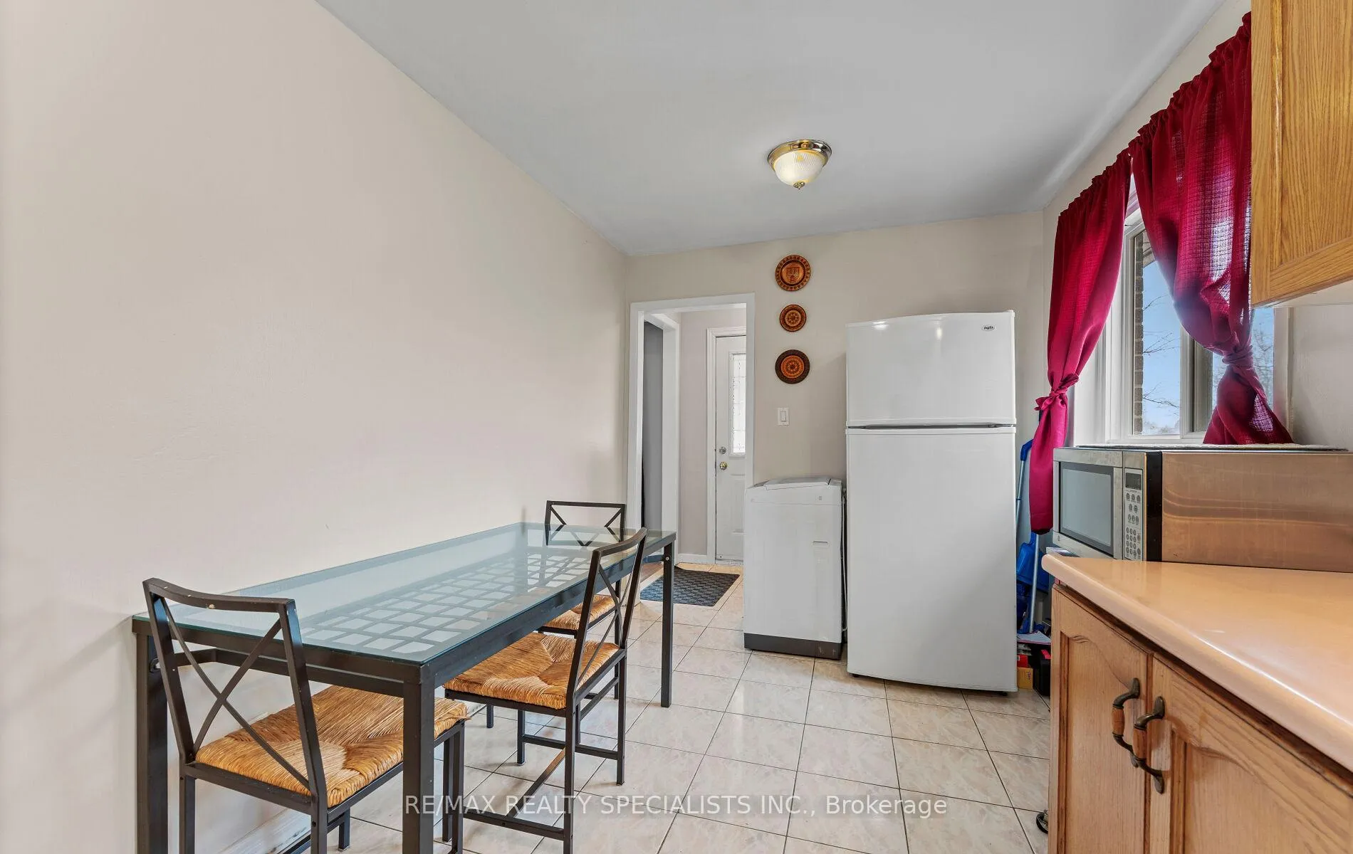 Photo 10 of 25 Edenridge Drive, Brampton, Southgate — HOMEH