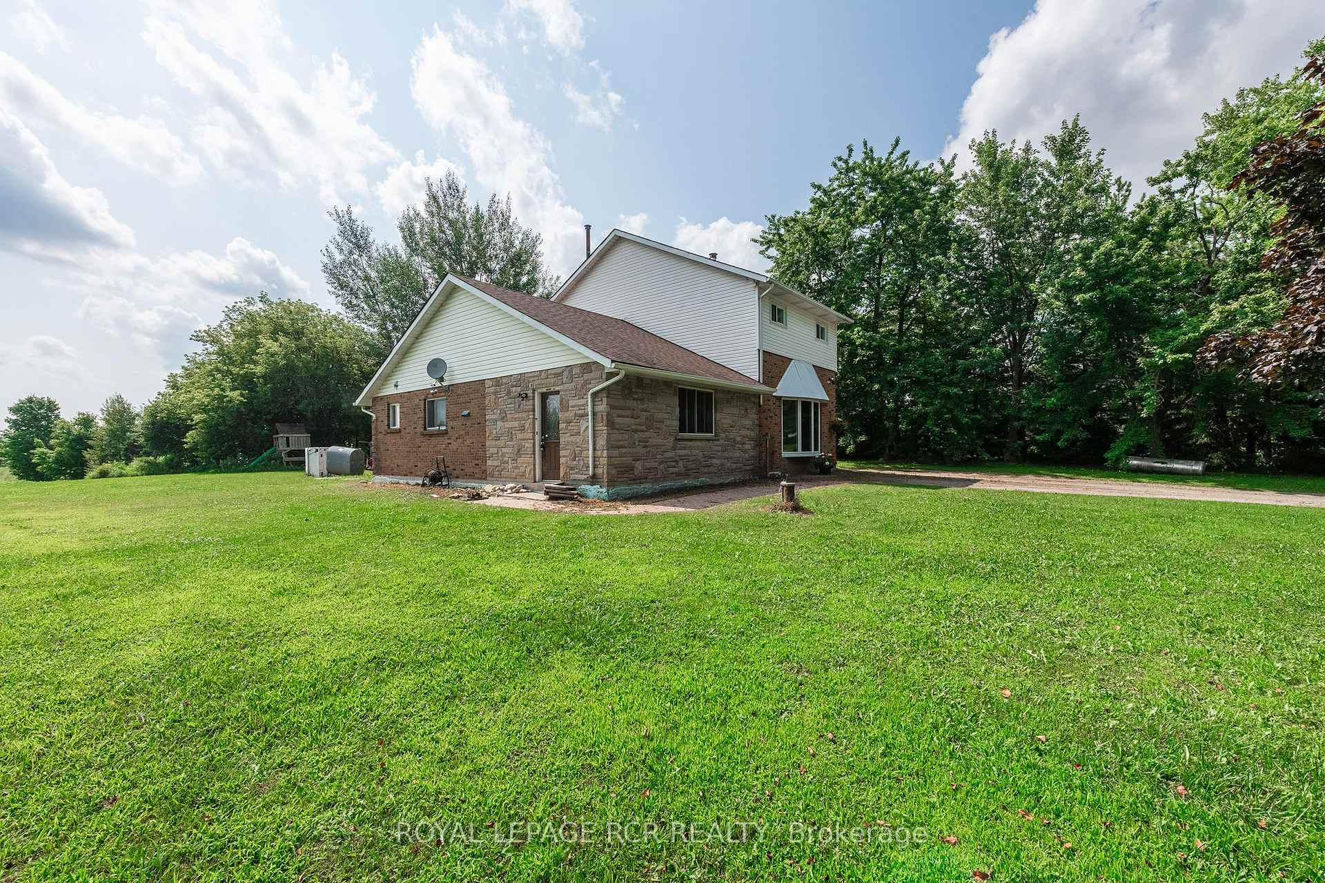Photo 4 of 5622 Sixth Line, Erin, Rural Erin — HOMEH