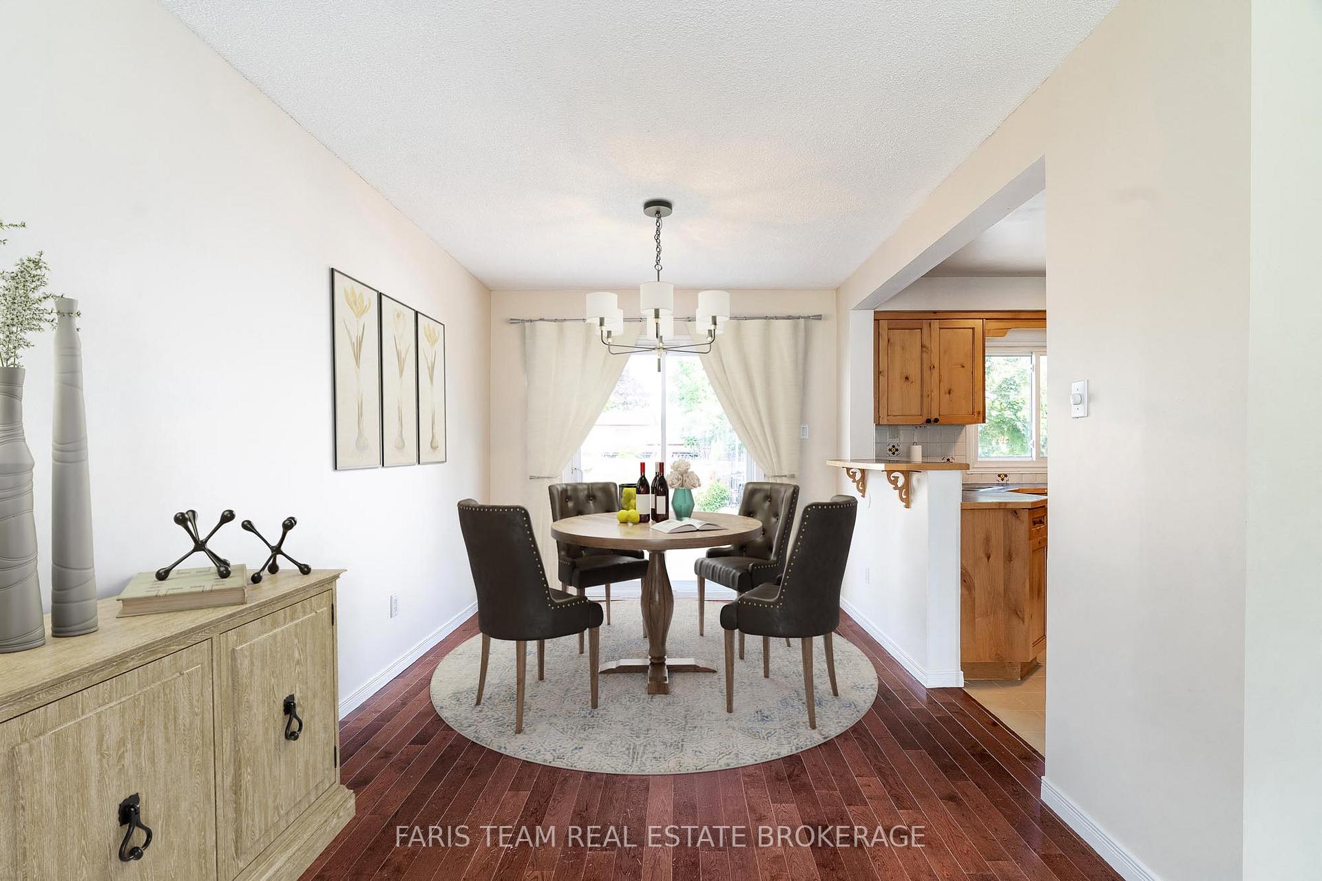Photo 6 of 32 Janice Drive, Barrie, Sunnidale — HOMEH