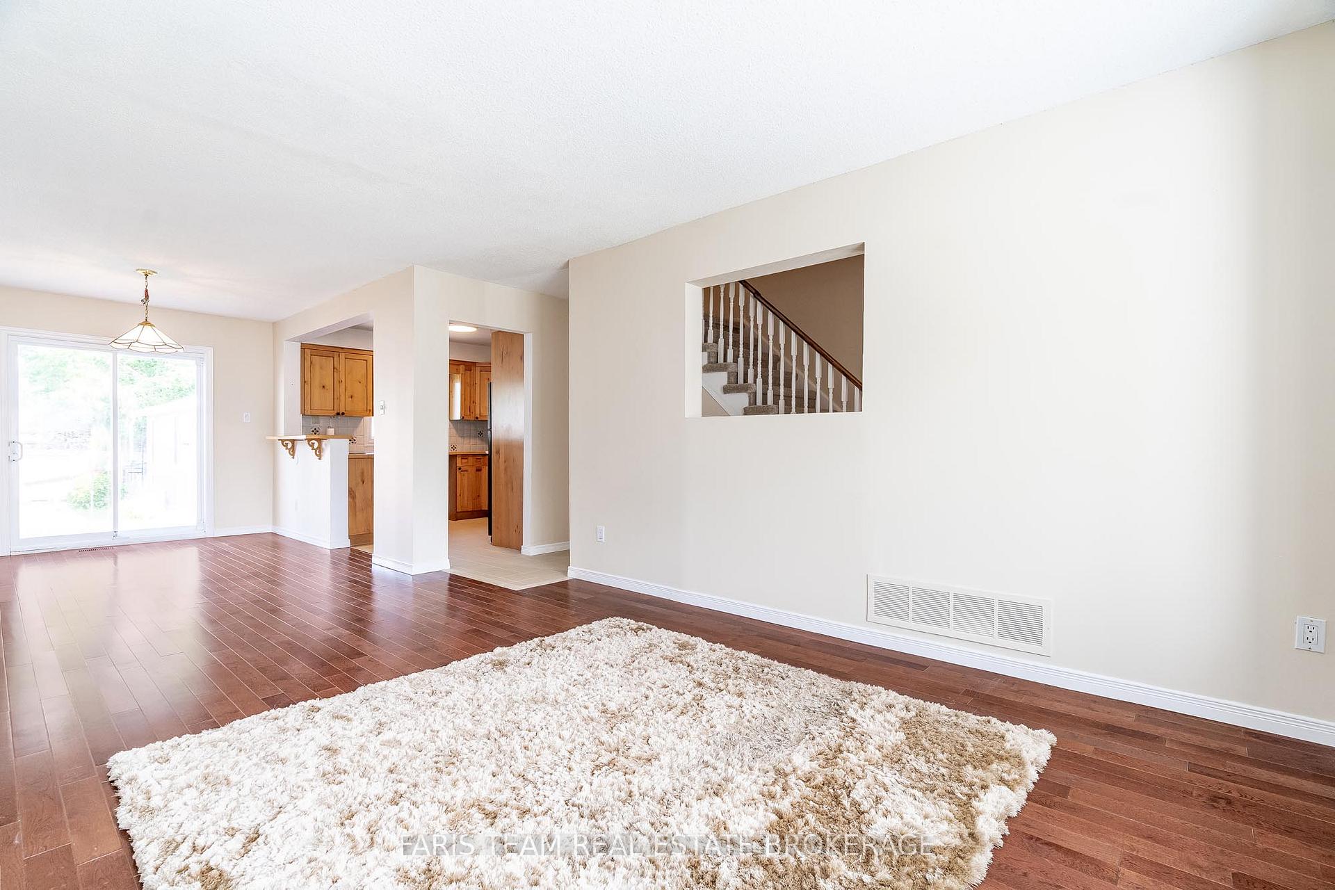 Photo 12 of 32 Janice Drive, Barrie, Sunnidale — HOMEH