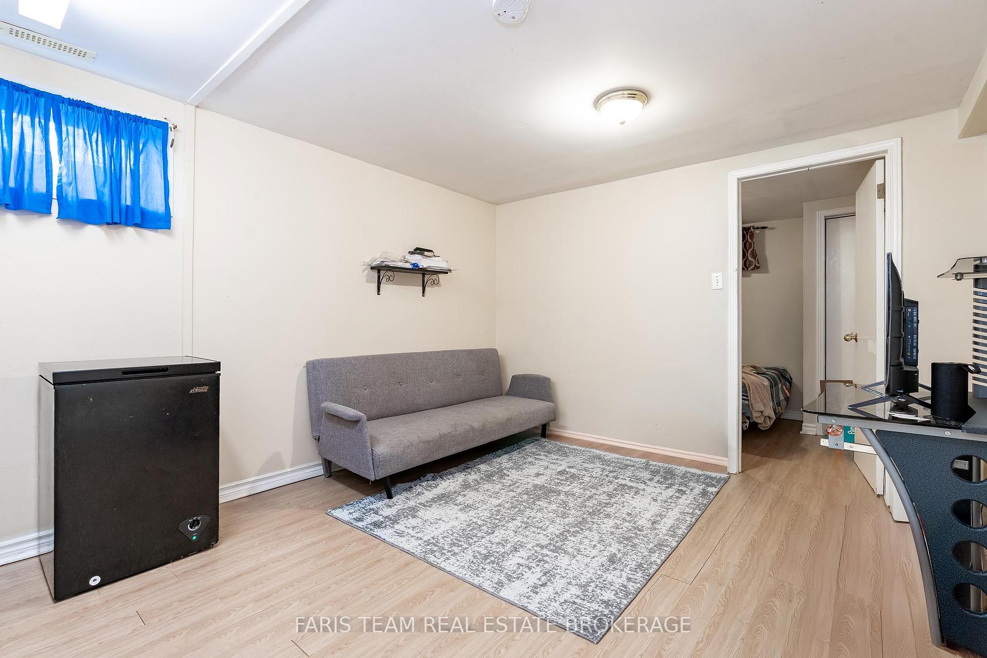 Photo 24 of 32 Janice Drive, Barrie, Sunnidale — HOMEH