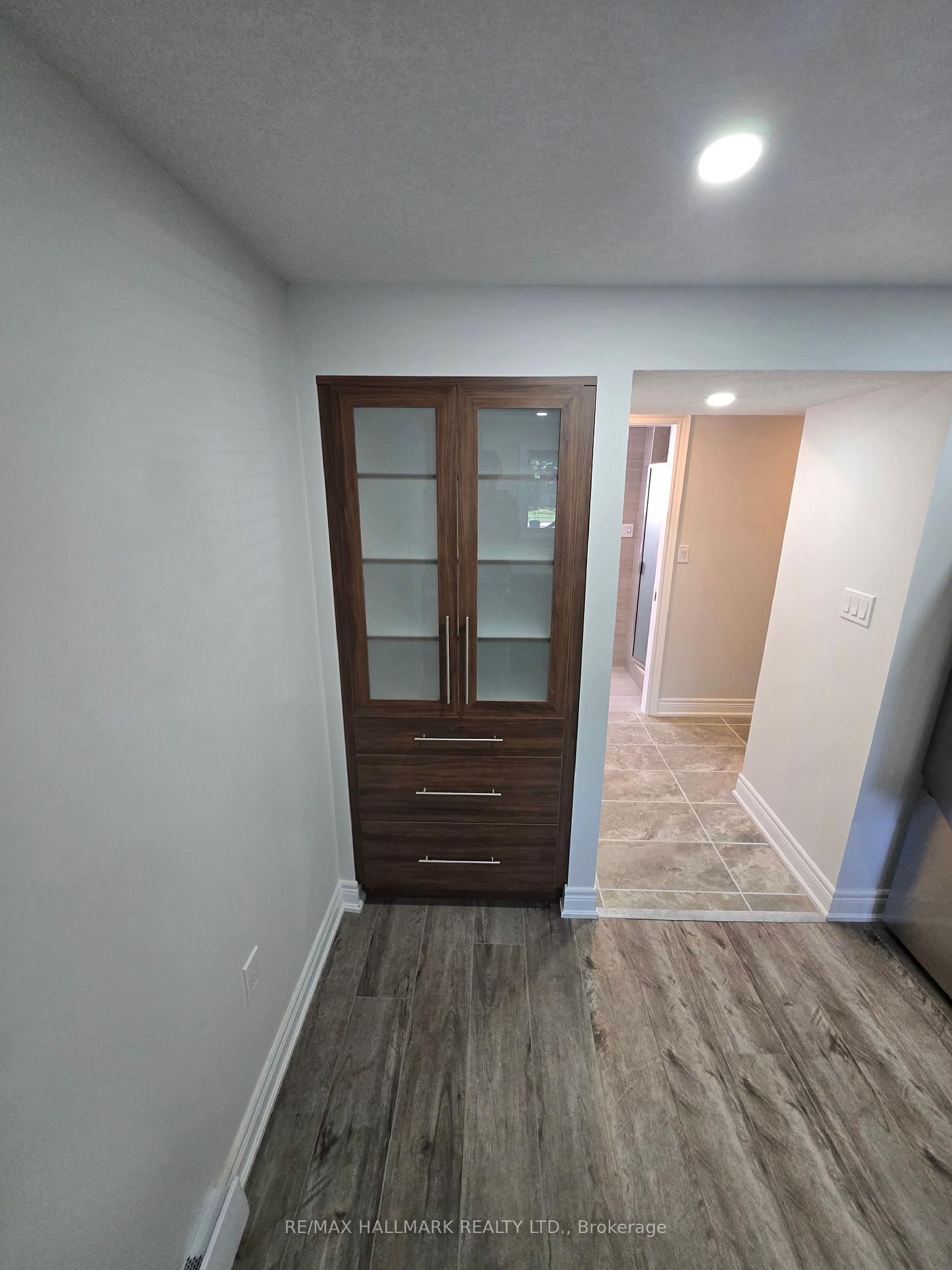 Photo 12 of Unit 101, 18 Summerside Crescent, Cambridge — HOMEH