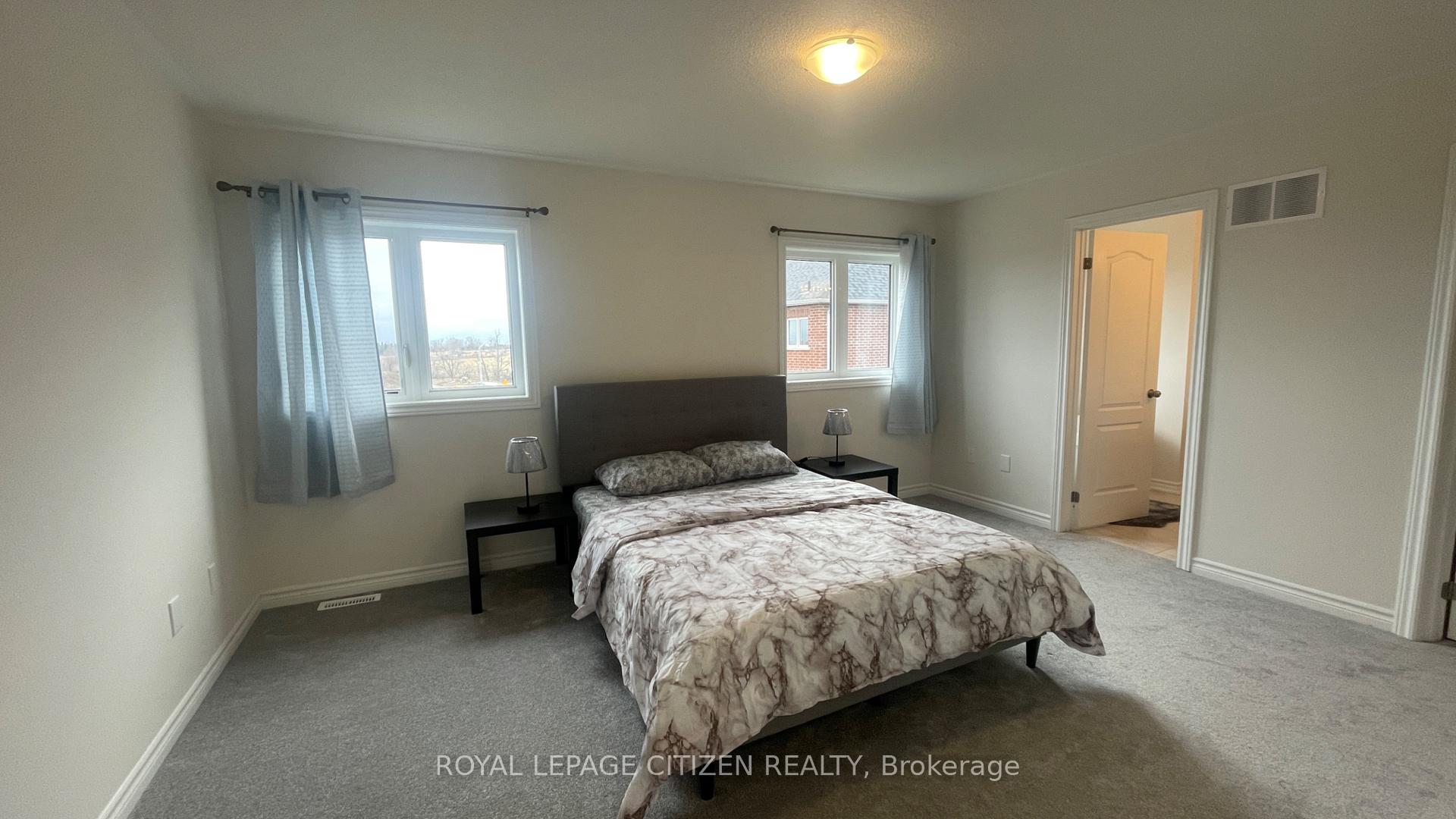 Photo 8 of 53 Jack Potts Way, Clarington, Courtice — HOMEH