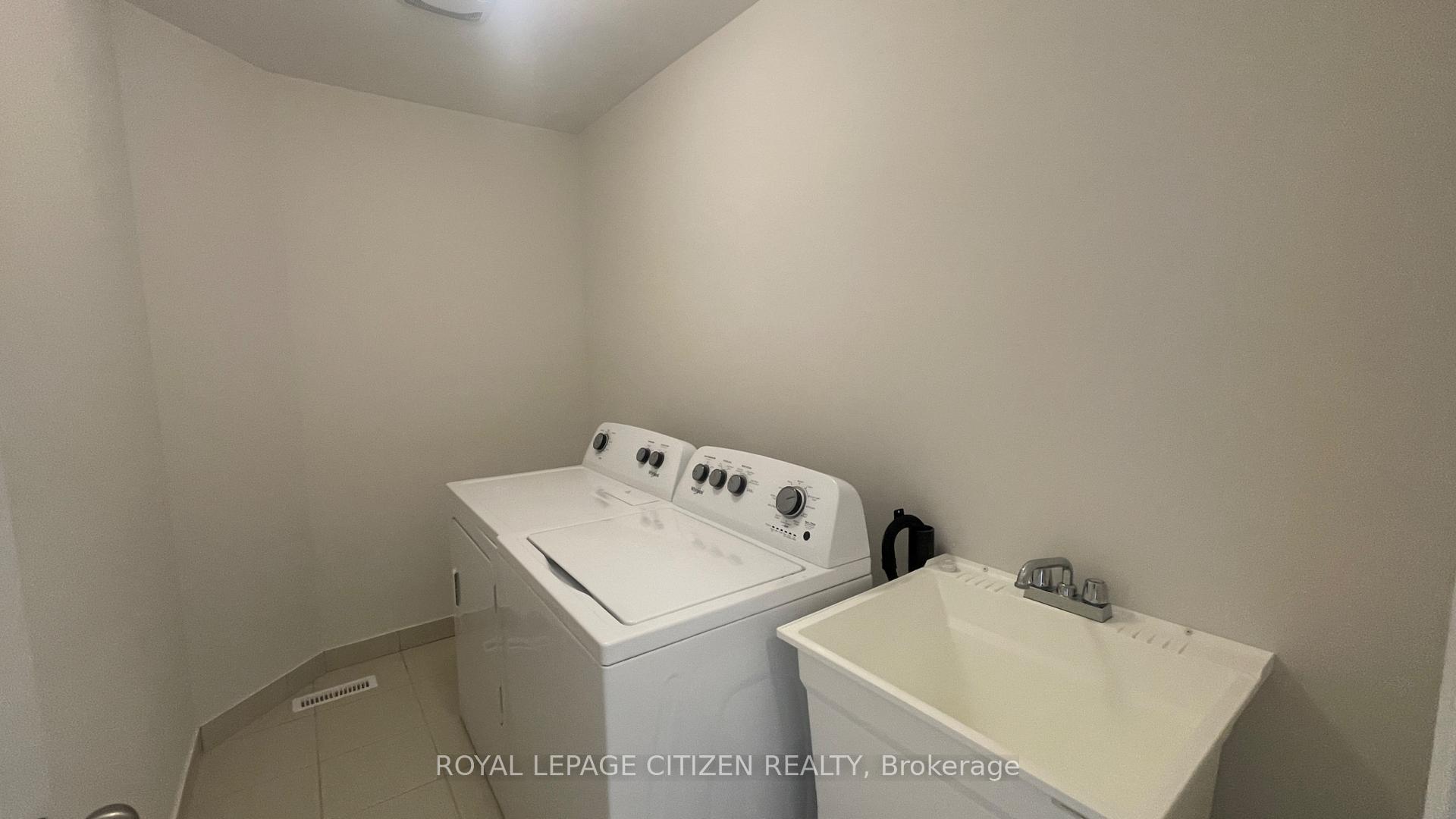 Photo 2 of 53 Jack Potts Way, Clarington, Courtice — HOMEH