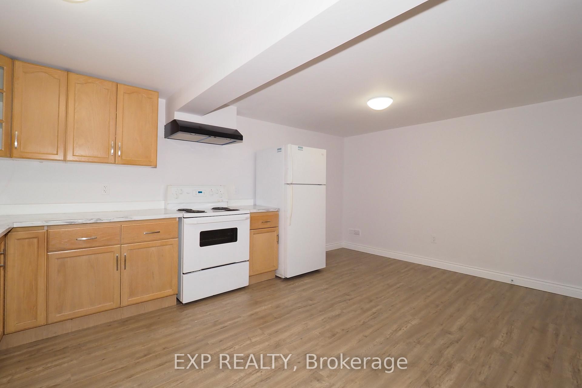 Photo 5 of 129 Hazelglen Drive, Kitchener — HOMEH