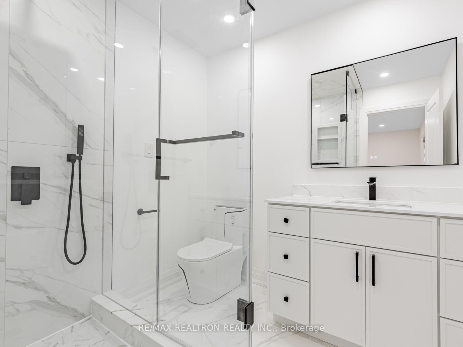 Photo 16 of 161 Doubtfire Crescent, Markham, Middlefield — HOMEH