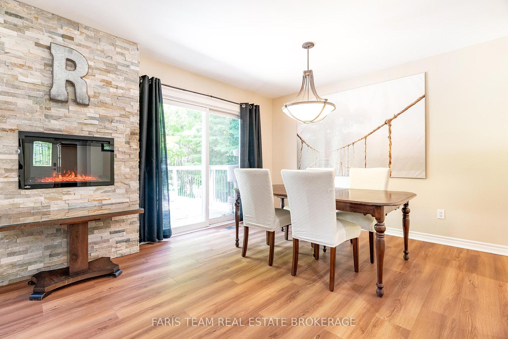 Photo 6 of 173 Toronto Street, Barrie, Queen's Park — HOMEH