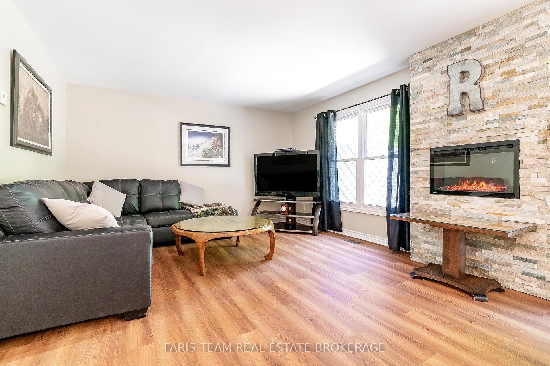 Photo 14 of 173 Toronto Street, Barrie, Queen's Park — HOMEH