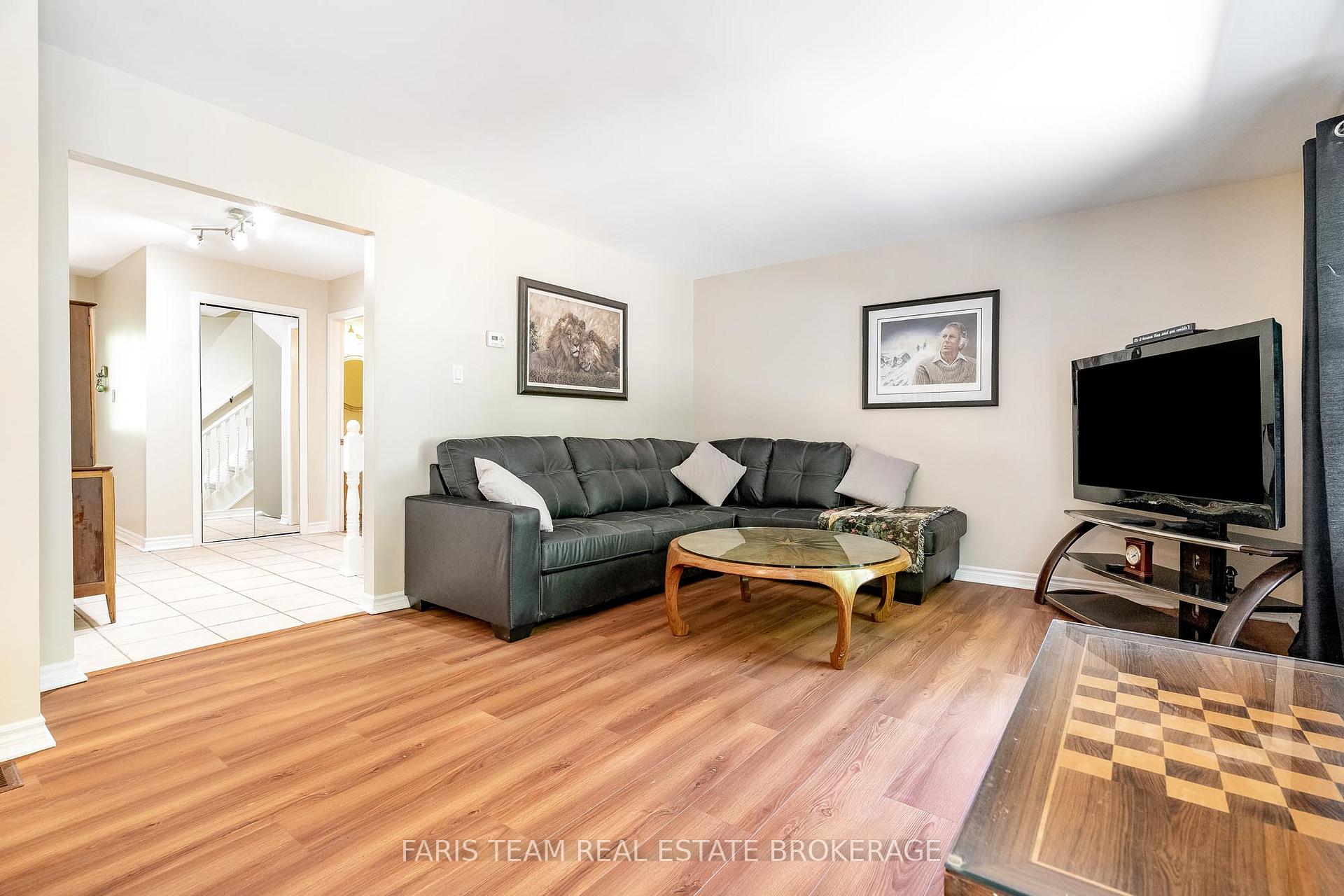 Photo 12 of 173 Toronto Street, Barrie, Queen's Park — HOMEH