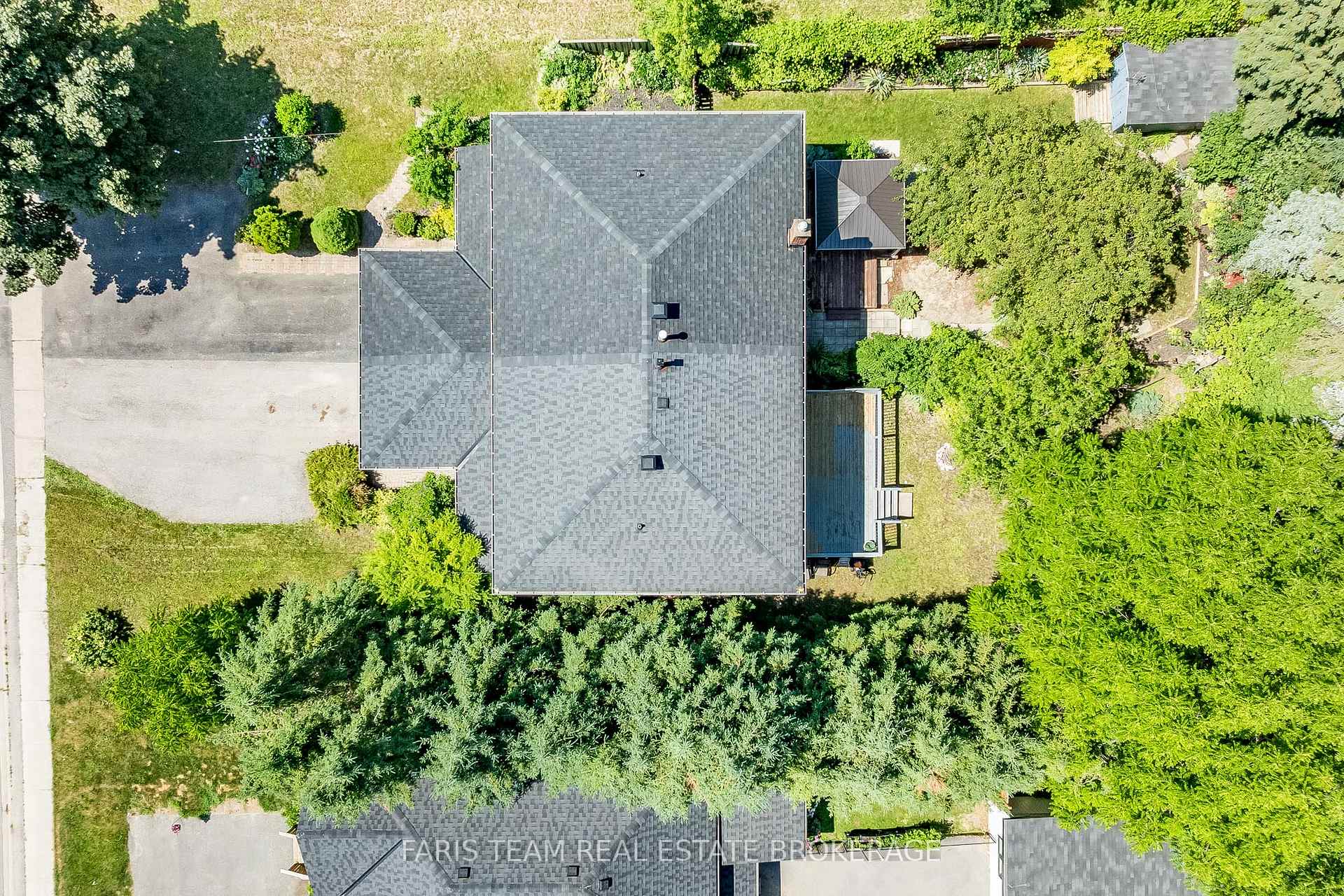 Photo 23 of 173 Toronto Street, Barrie, Queen's Park — HOMEH