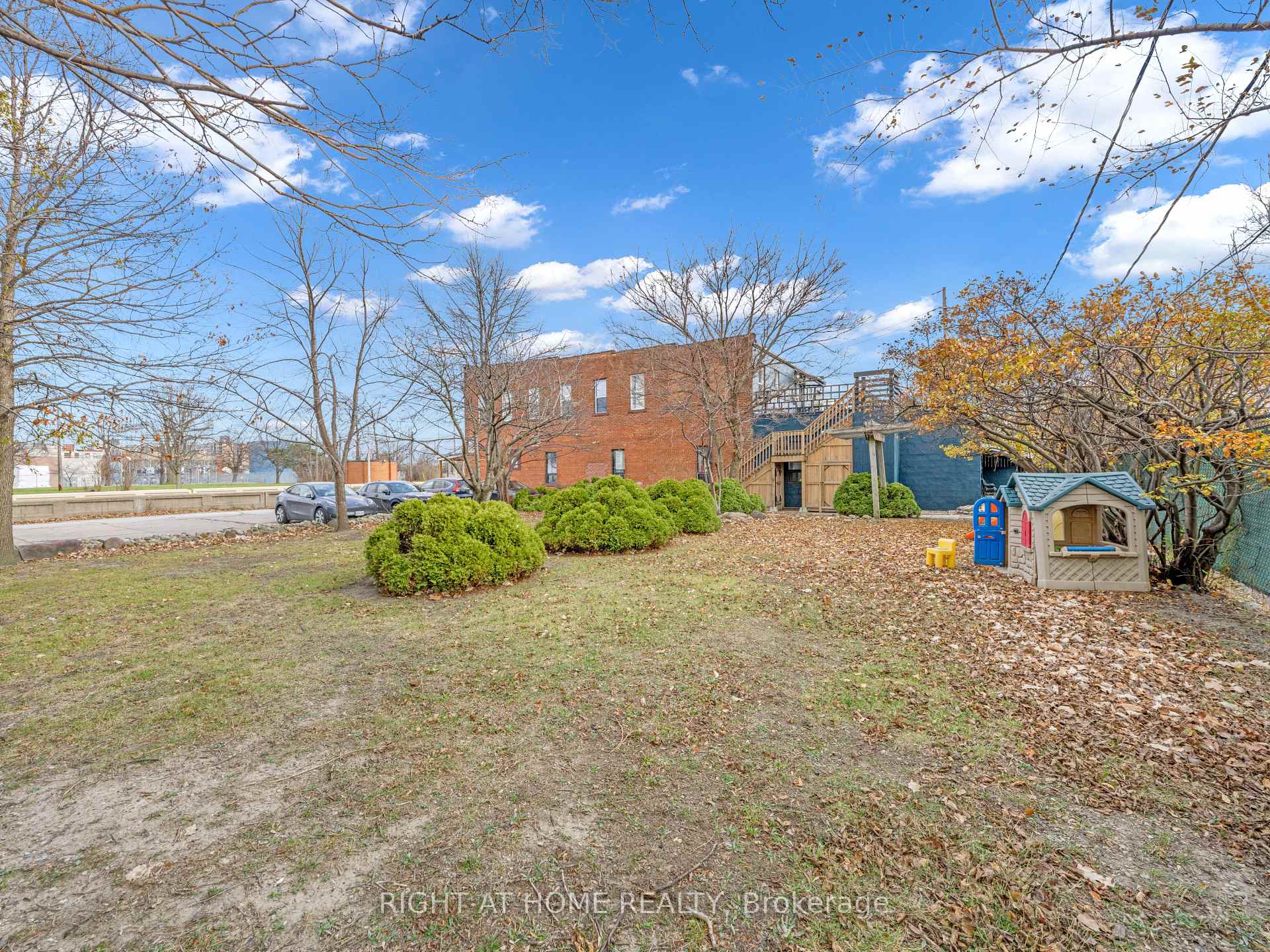 Photo 20 of Unit 12, 279 Drouillard Road, Windsor — HOMEH