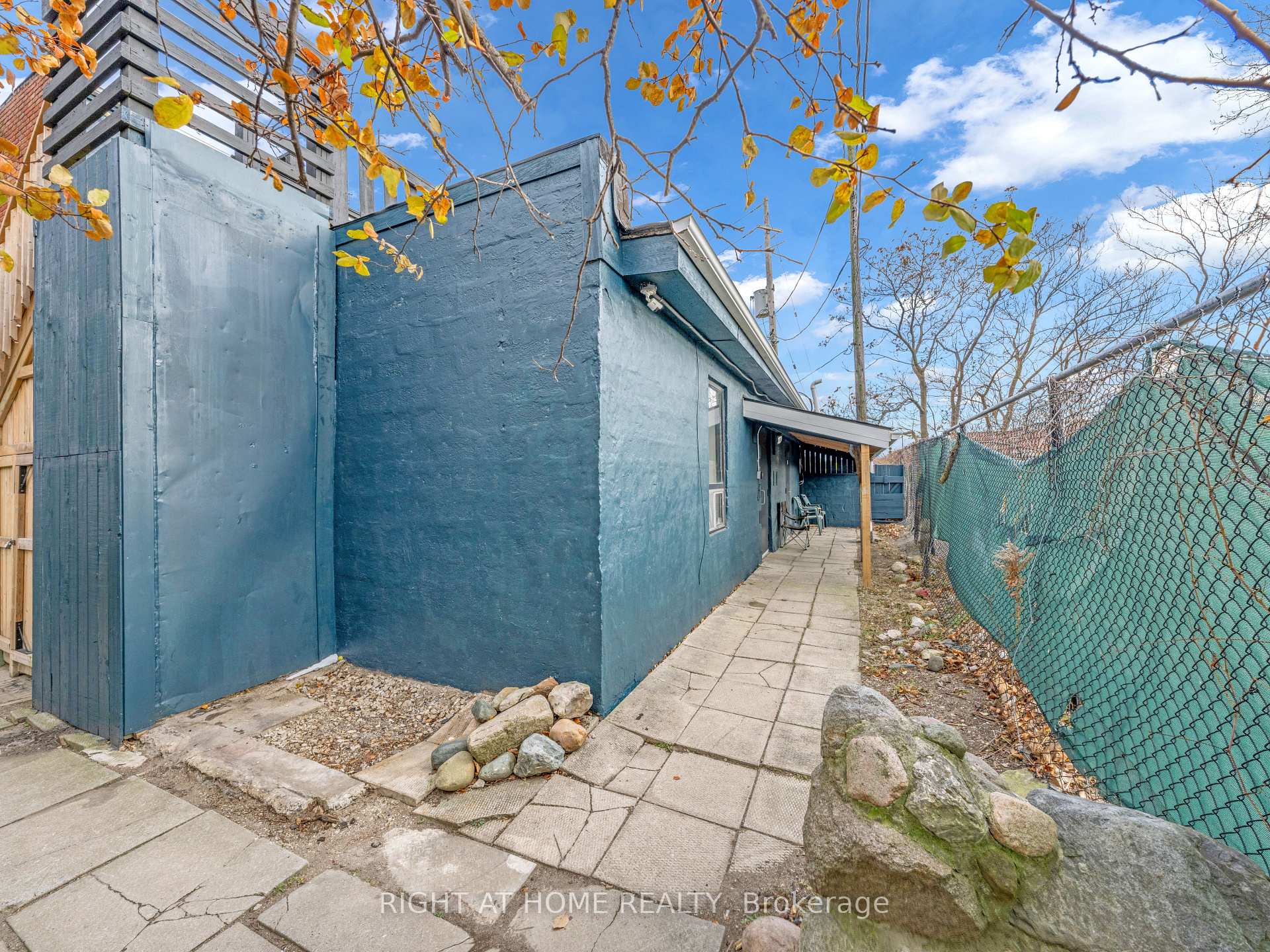 Photo 26 of Unit 12, 279 Drouillard Road, Windsor — HOMEH