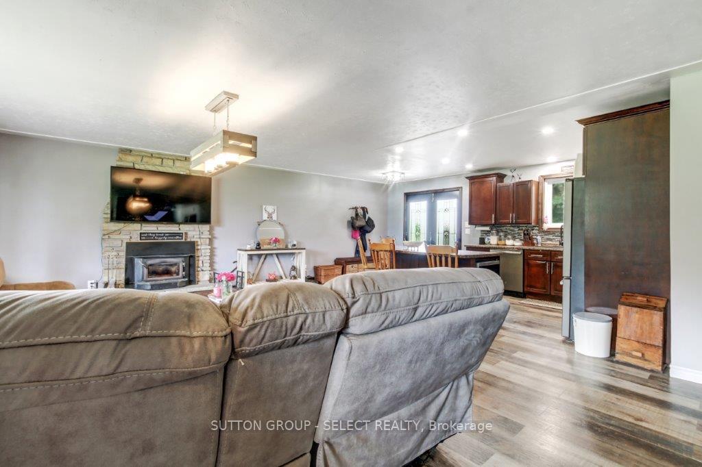 Photo 16 of 16791 Wyton Road, Thames Centre, Rural Thames Centre — HOMEH