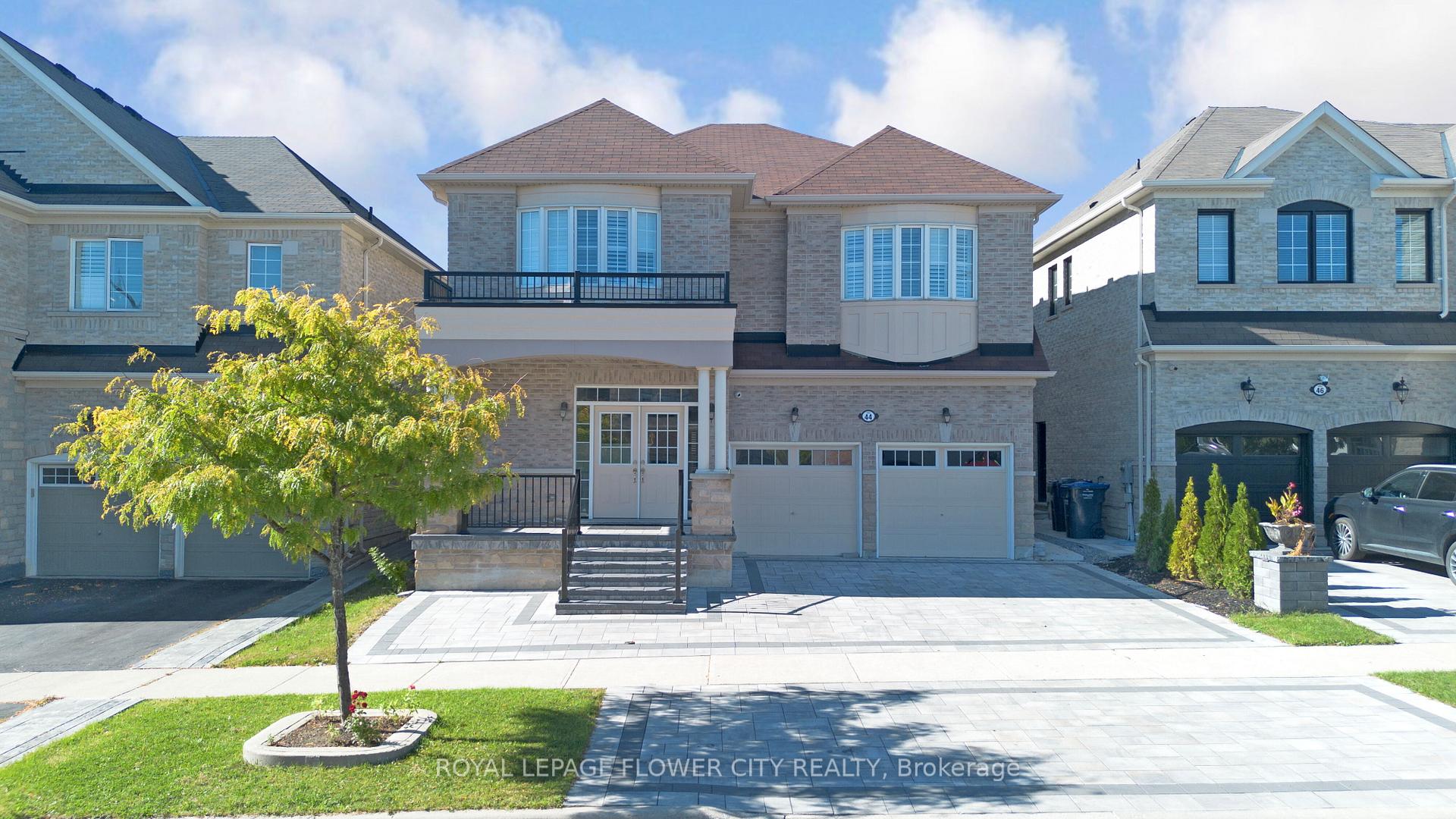 Photo 11 of 44 Young Garden Crescent, Brampton, Credit Valley — HOMEH