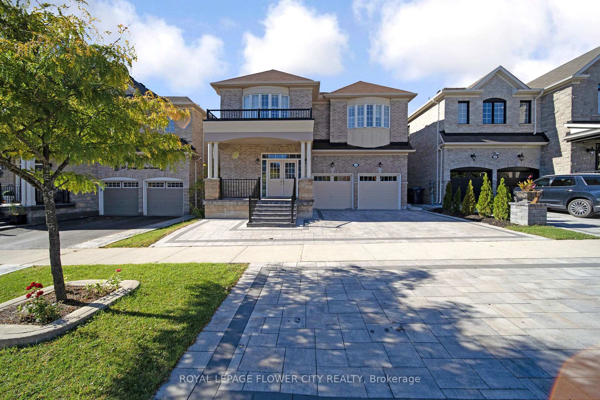 Photo 8 of 44 Young Garden Crescent, Brampton, Credit Valley — HOMEH
