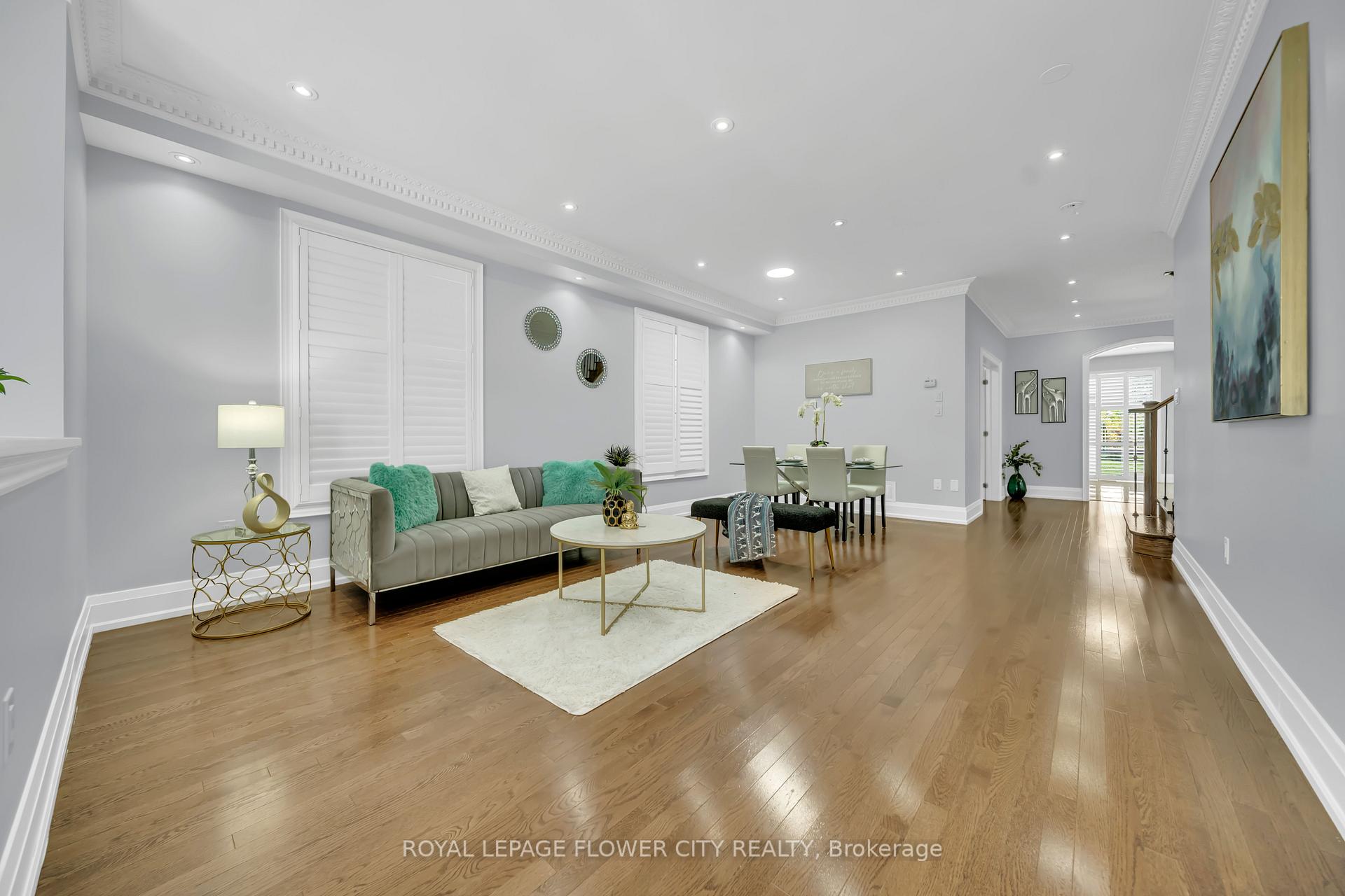 Photo 6 of 44 Young Garden Crescent, Brampton, Credit Valley — HOMEH