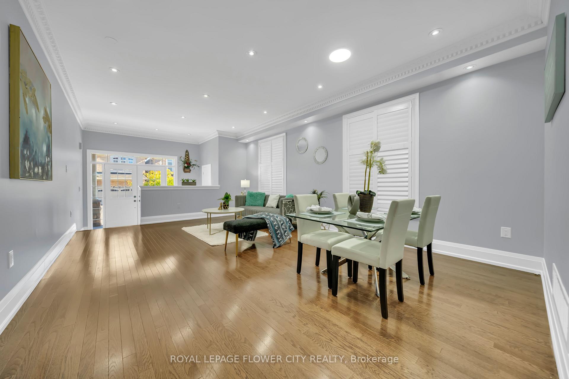 Photo 2 of 44 Young Garden Crescent, Brampton, Credit Valley — HOMEH