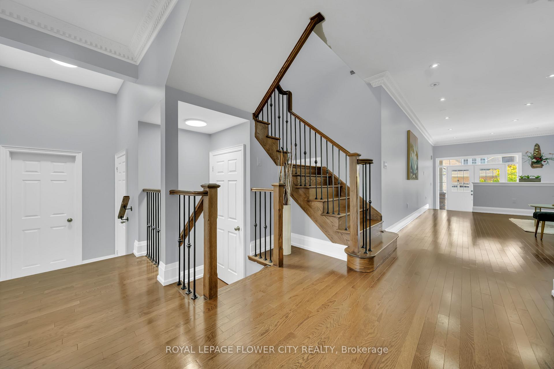 Photo 33 of 44 Young Garden Crescent, Brampton, Credit Valley — HOMEH