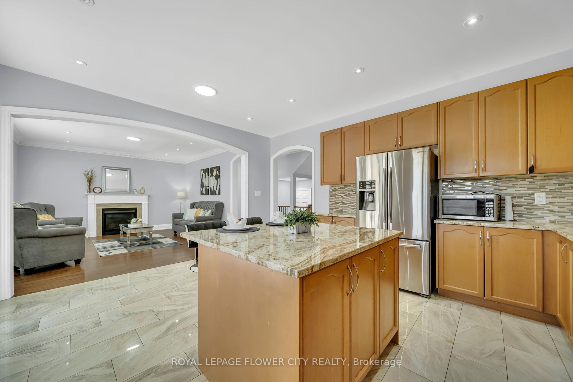 Photo 46 of 44 Young Garden Crescent, Brampton, Credit Valley — HOMEH
