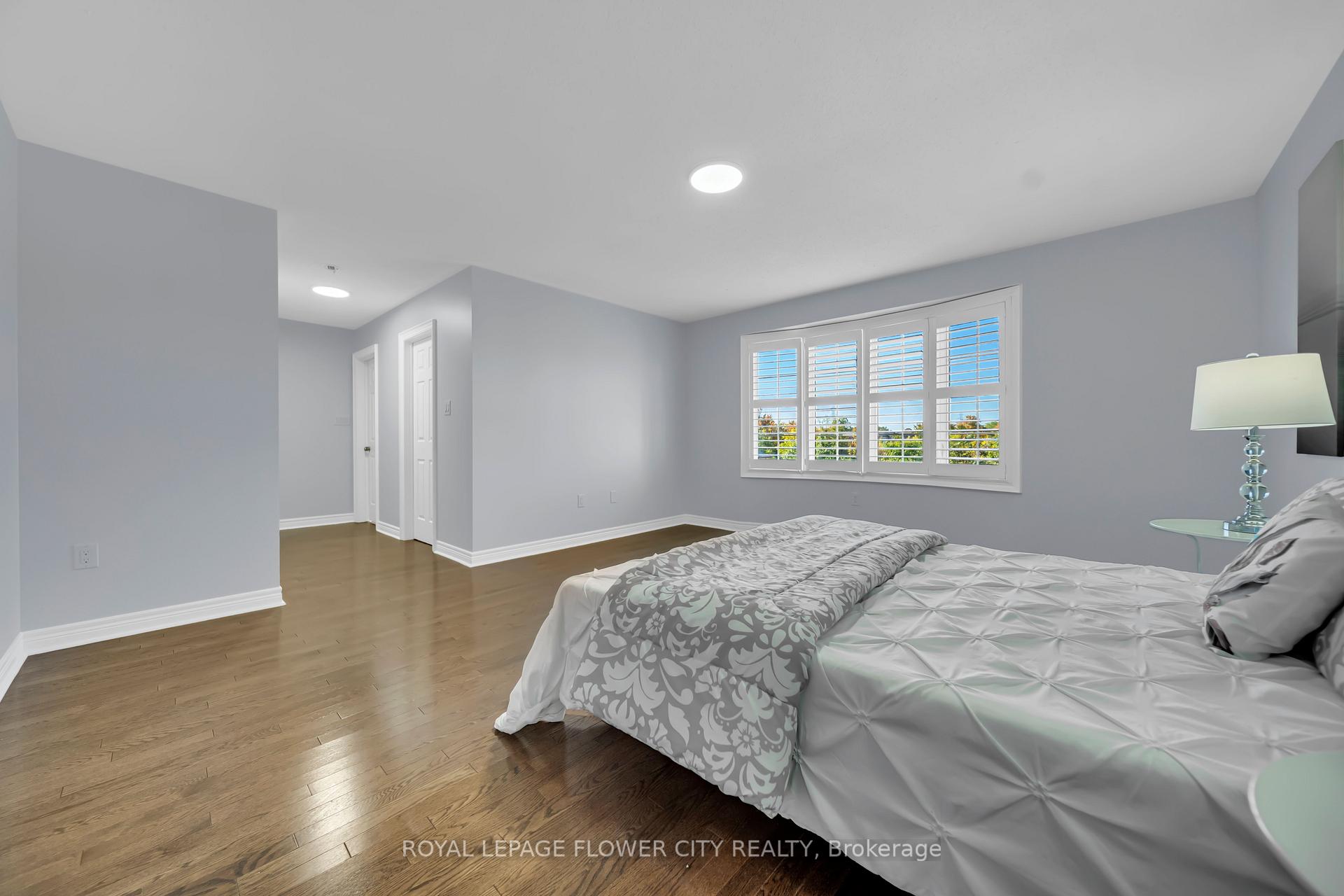 Photo 15 of 44 Young Garden Crescent, Brampton, Credit Valley — HOMEH