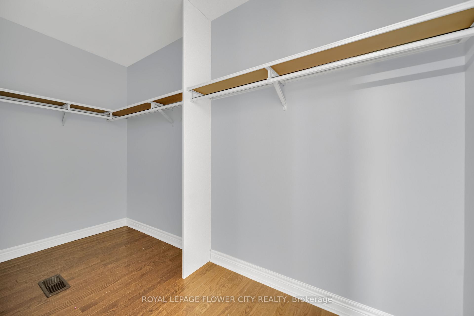 Photo 45 of 44 Young Garden Crescent, Brampton, Credit Valley — HOMEH