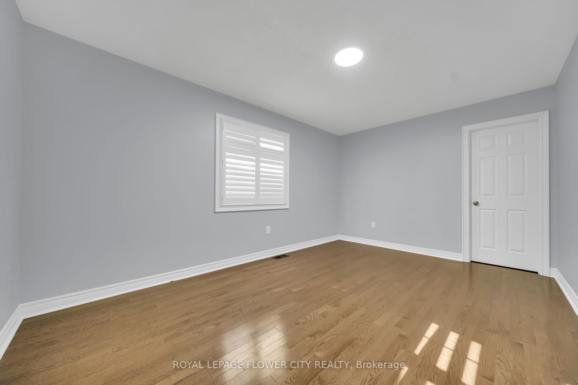 Photo 36 of 44 Young Garden Crescent, Brampton, Credit Valley — HOMEH