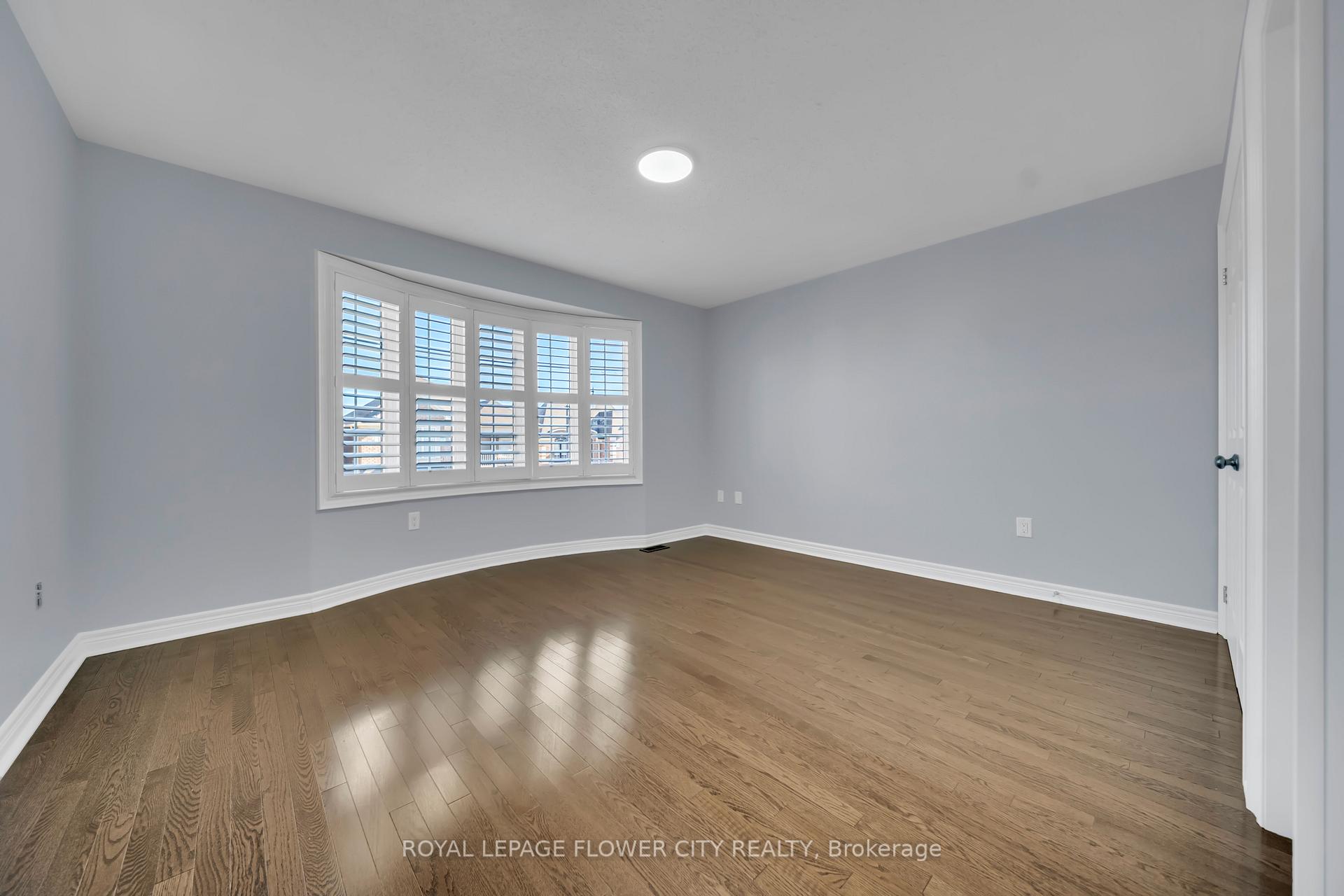Photo 27 of 44 Young Garden Crescent, Brampton, Credit Valley — HOMEH