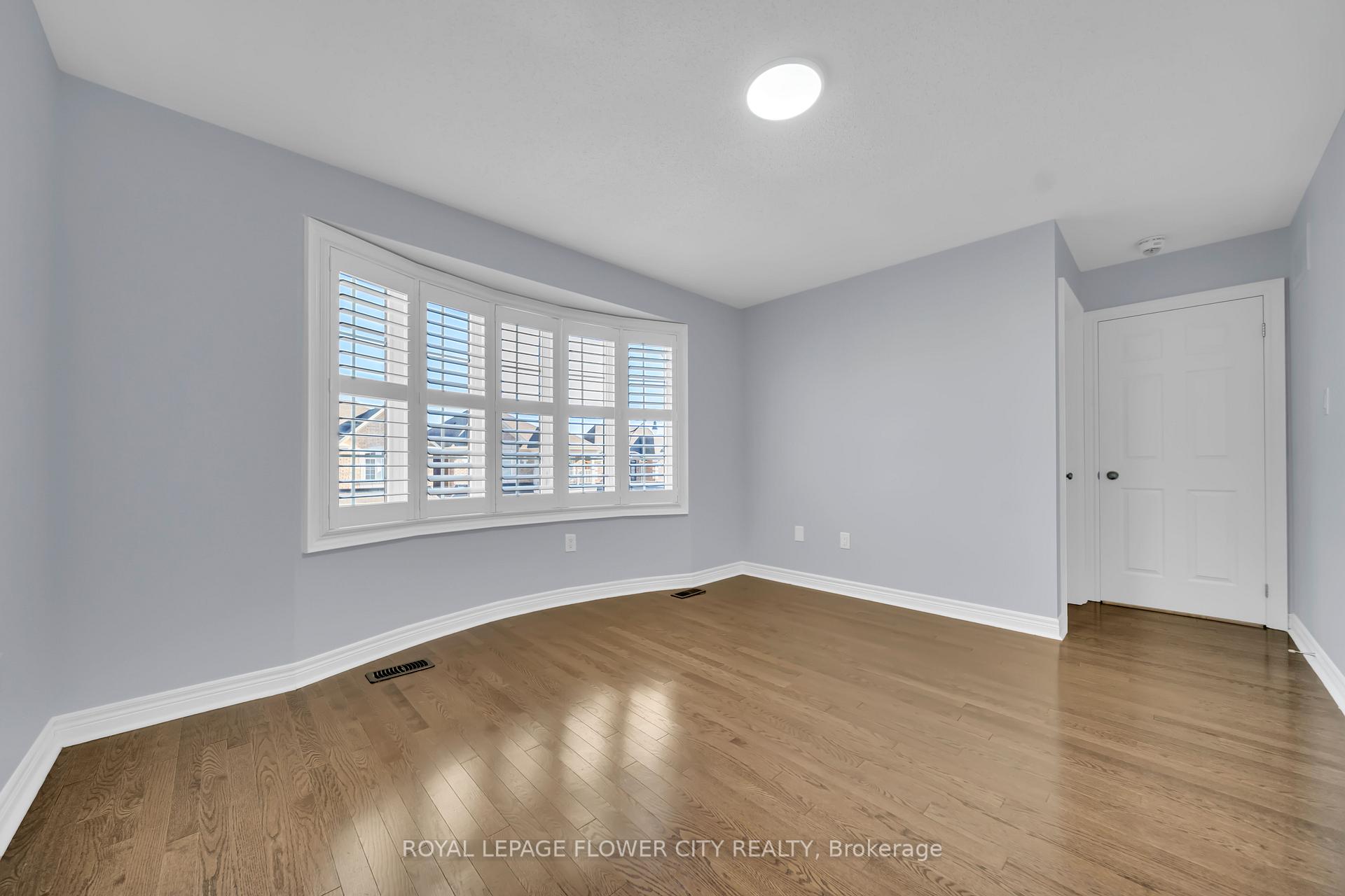 Photo 48 of 44 Young Garden Crescent, Brampton, Credit Valley — HOMEH