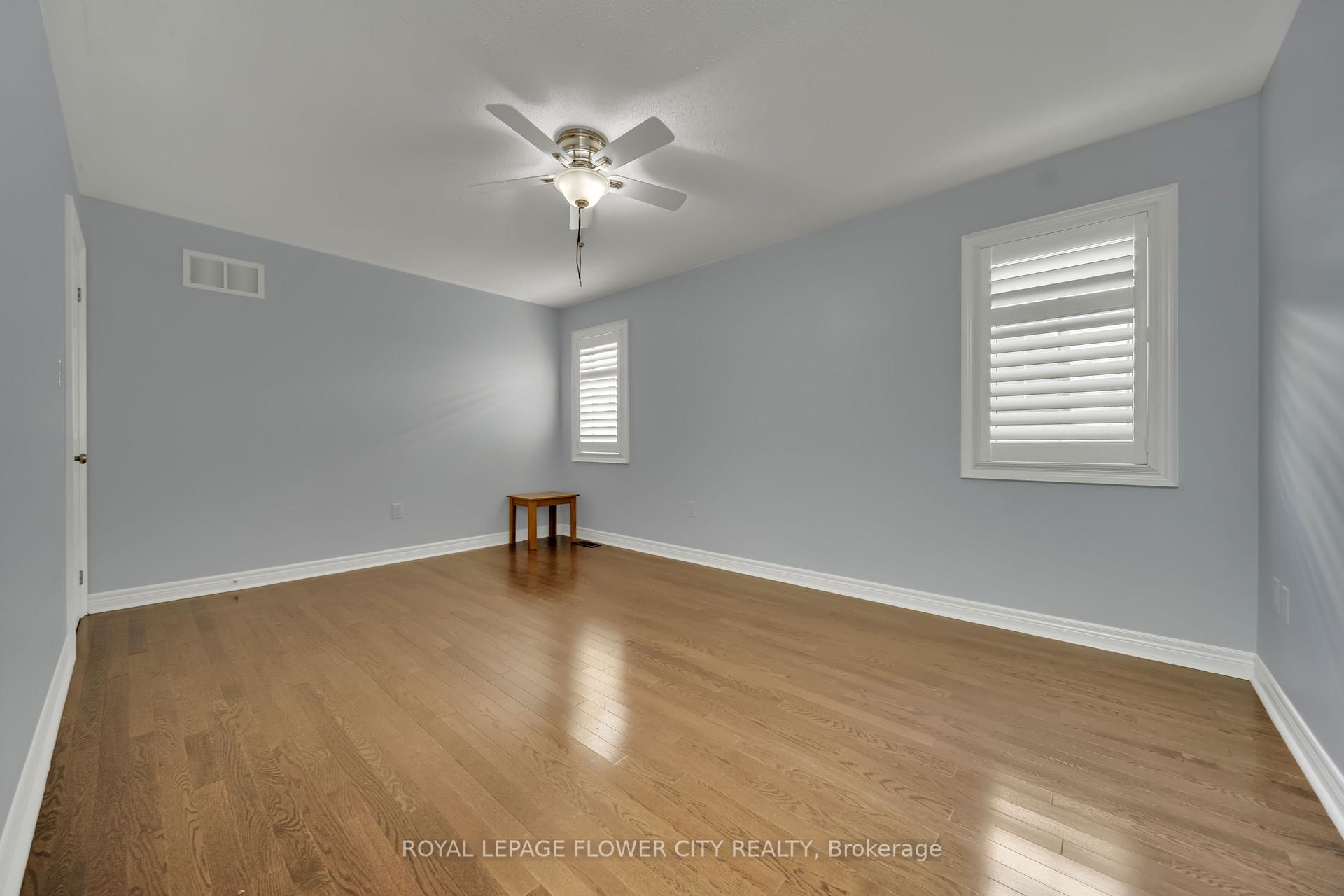 Photo 19 of 44 Young Garden Crescent, Brampton, Credit Valley — HOMEH