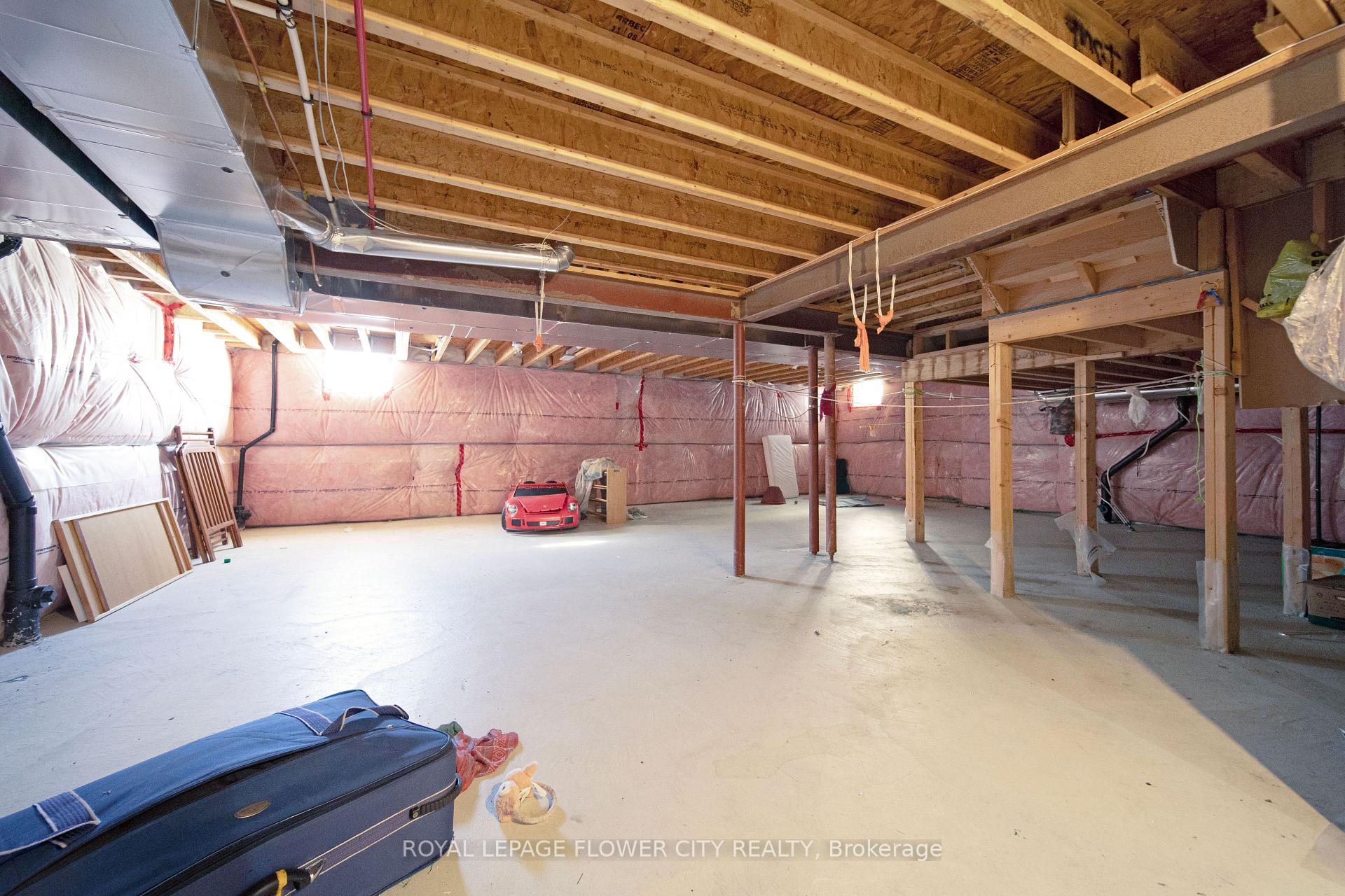 Photo 50 of 44 Young Garden Crescent, Brampton, Credit Valley — HOMEH