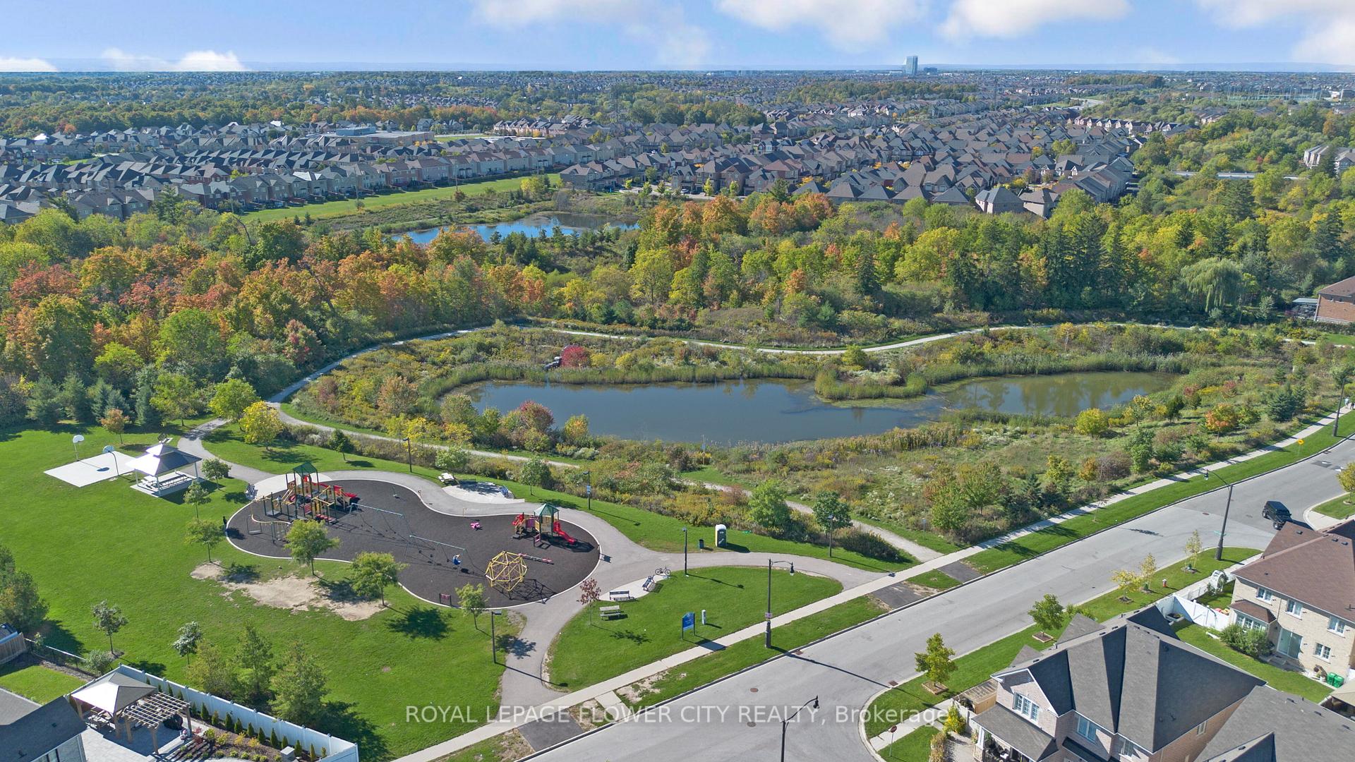 Photo 49 of 44 Young Garden Crescent, Brampton, Credit Valley — HOMEH