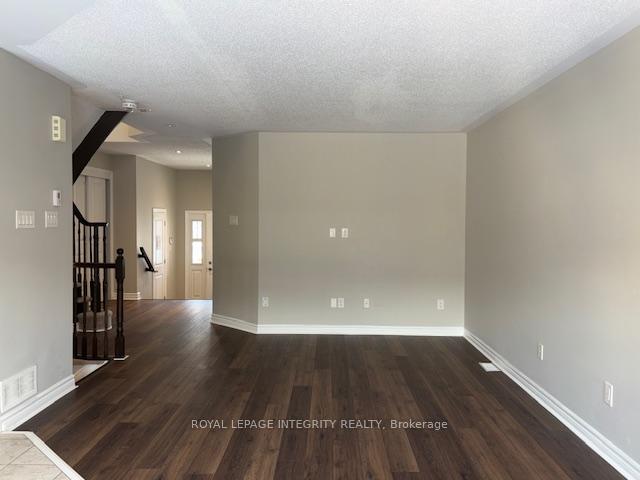 Photo 16 of 29 Fallengale Crescent W, Ottawa, Kanata - Kanata Lakes/Heritage Hills — HOMEH