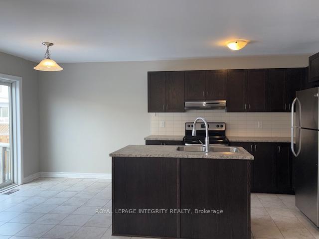 Photo 9 of 29 Fallengale Crescent W, Ottawa, Kanata - Kanata Lakes/Heritage Hills — HOMEH