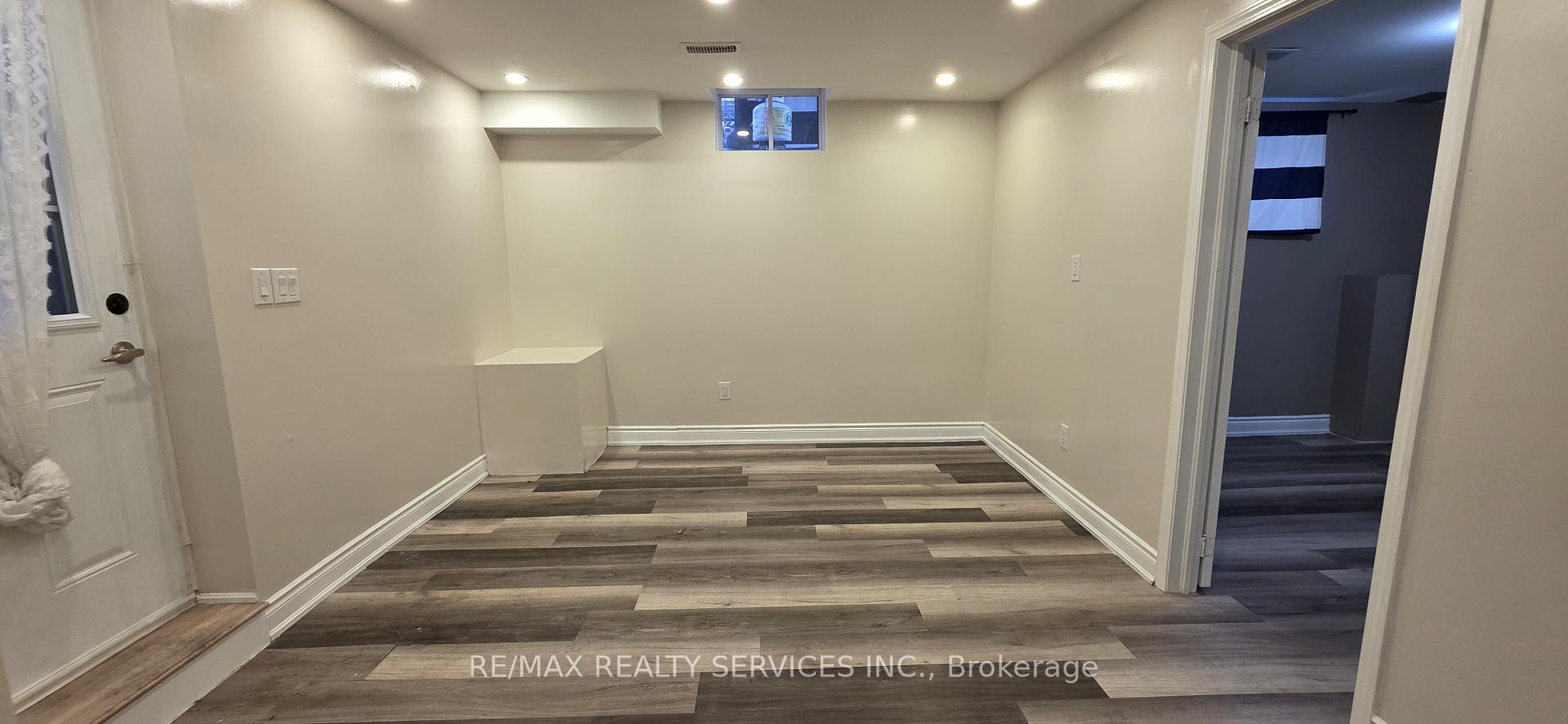 Photo 5 of Unit Bsmt, 34 Interlacken Drive, Brampton, Credit Valley — HOMEH
