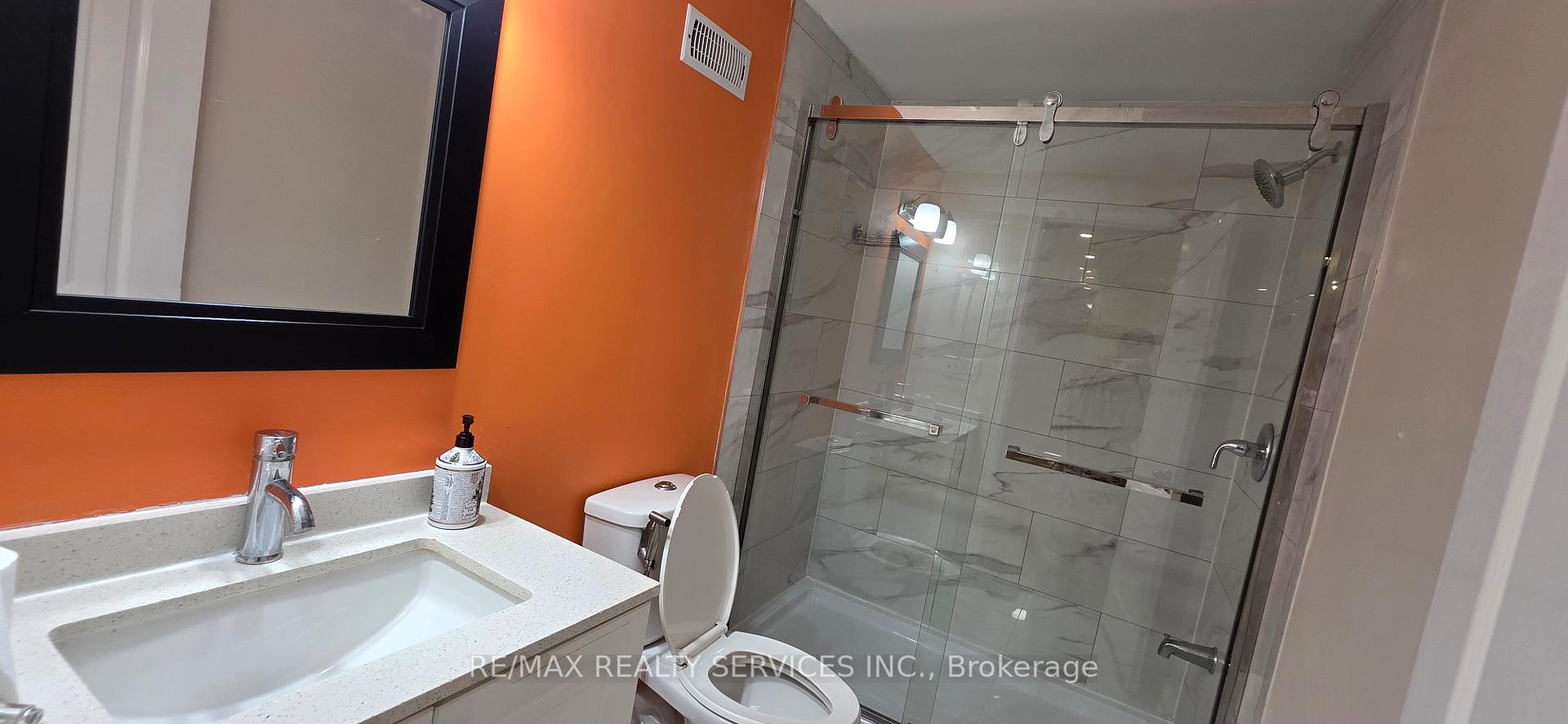 Photo 4 of Unit Bsmt, 34 Interlacken Drive, Brampton, Credit Valley — HOMEH