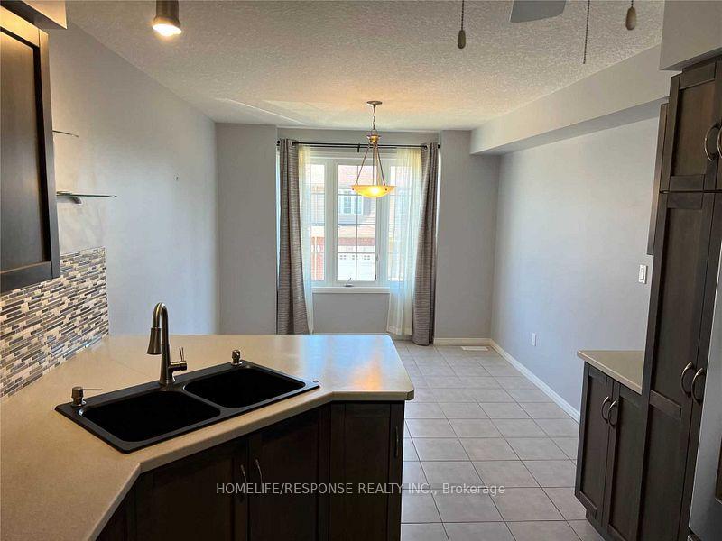 Photo 8 of Unit 9, 305 Briarmeadow Drive, Kitchener — HOMEH