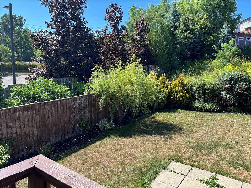 Photo 5 of Unit 9, 305 Briarmeadow Drive, Kitchener — HOMEH