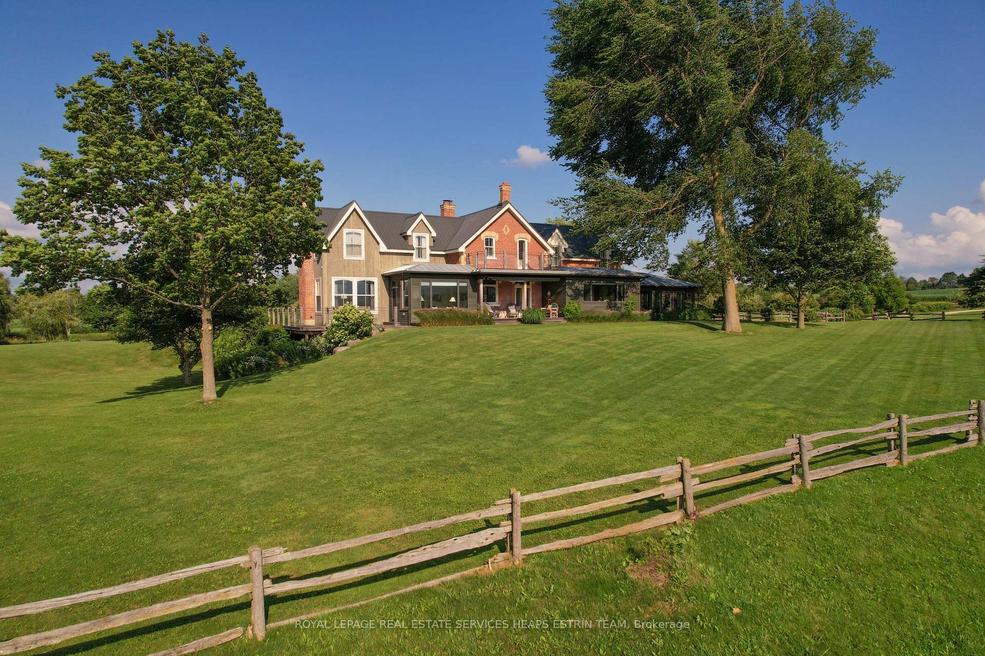 Front of 1609 Nottawasaga Concession 6 South