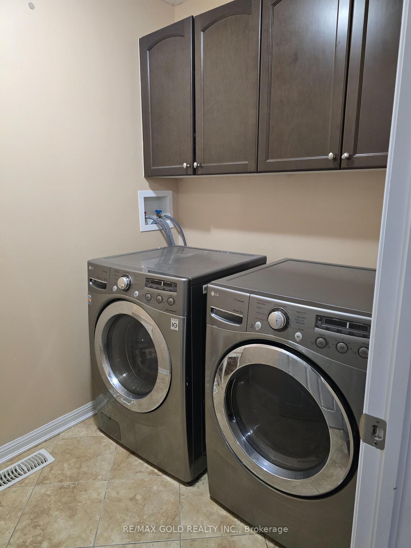 Photo 8 of 4 Bevington Road, Brampton, Northwest Brampton — HOMEH